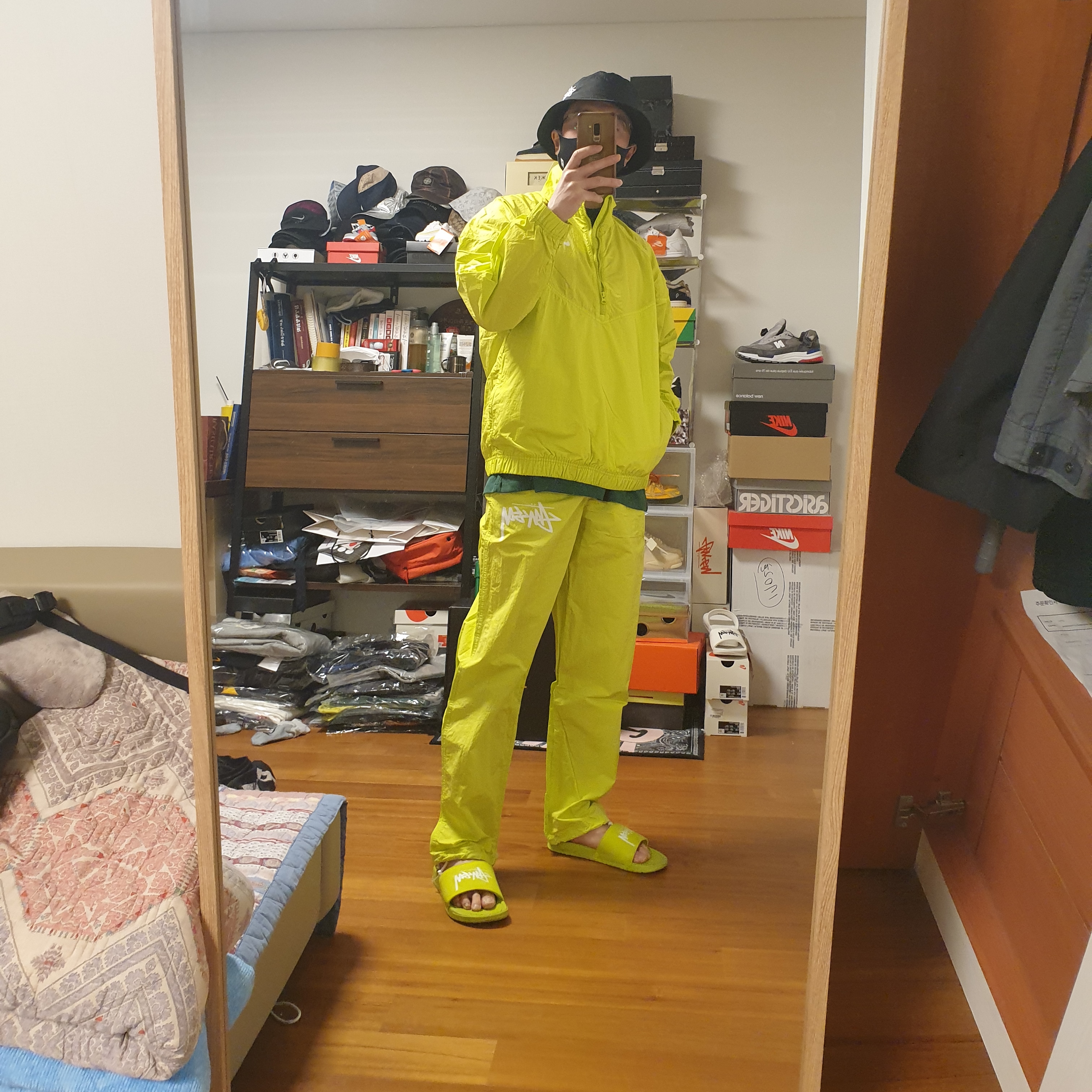 Nike x Stussy Bucket Hat Black, Nike x Stussy WT T-Shirt Green - Asia 착용 스타일 - 1