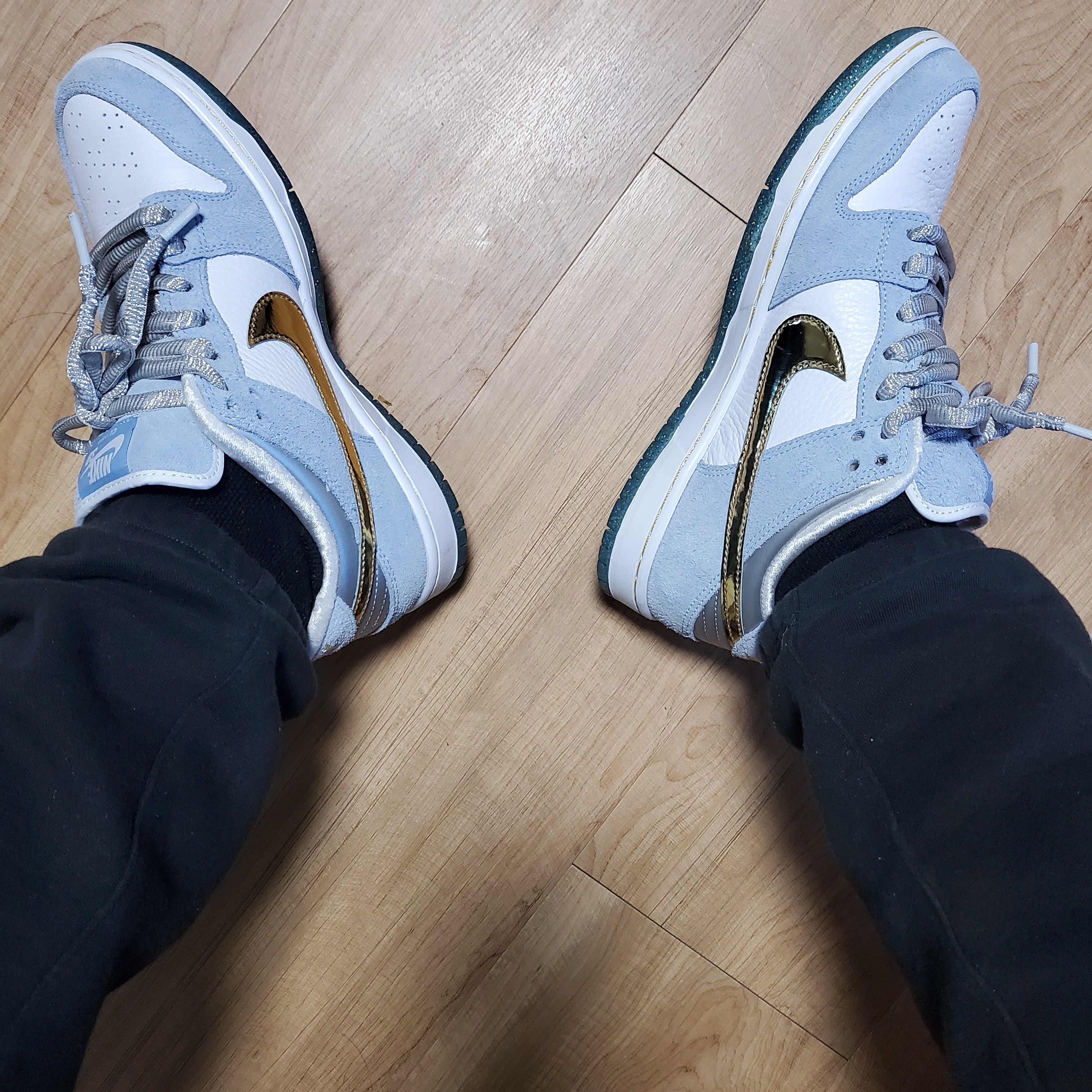 Nike x Kasina Dunk Low 80's Bus, Nike x Sean Cliver SB Dunk Low Holiday Special 착용 스타일 - 2