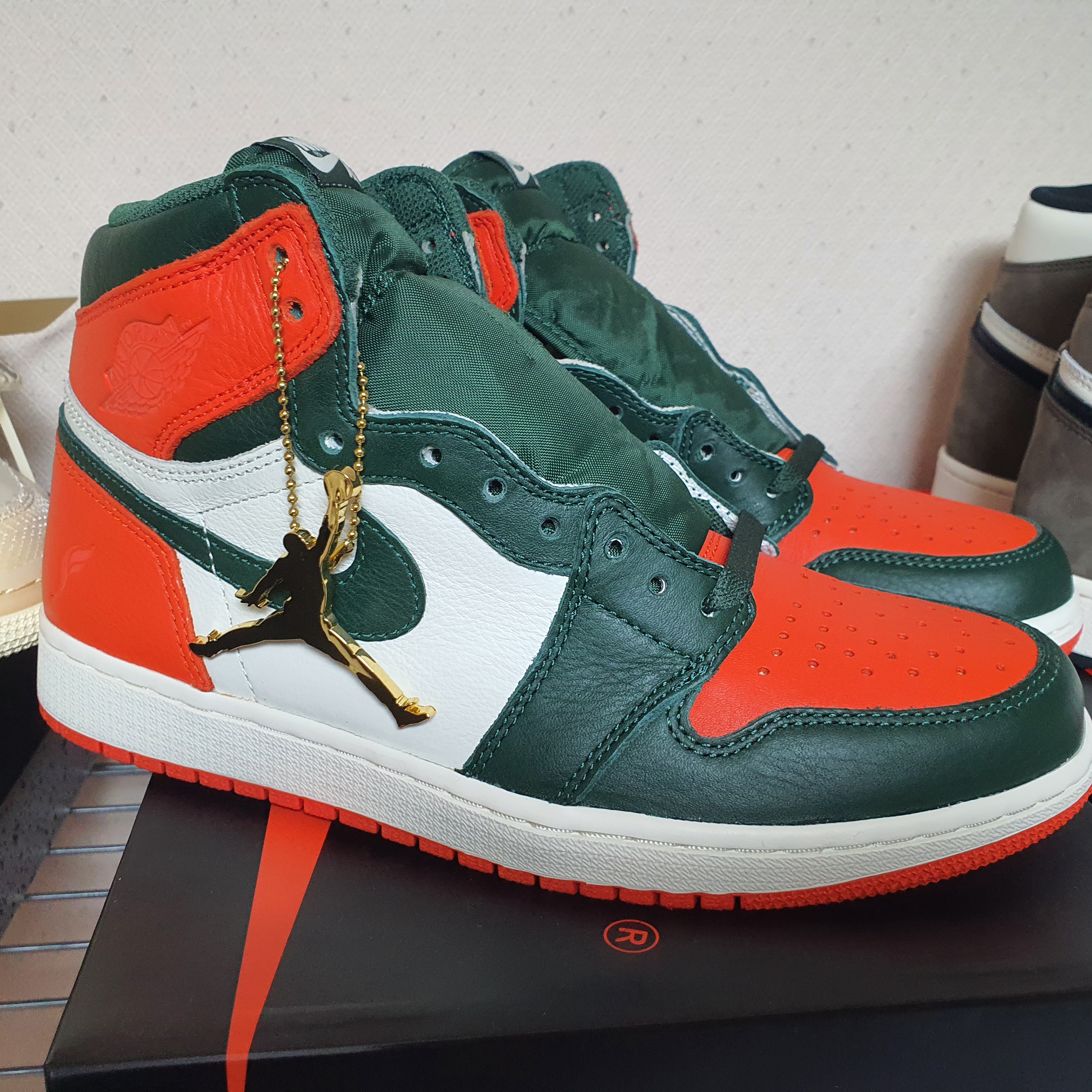 Jordan 1 x SoleFly Retro High OG Art Basel 착용 스타일 - 1