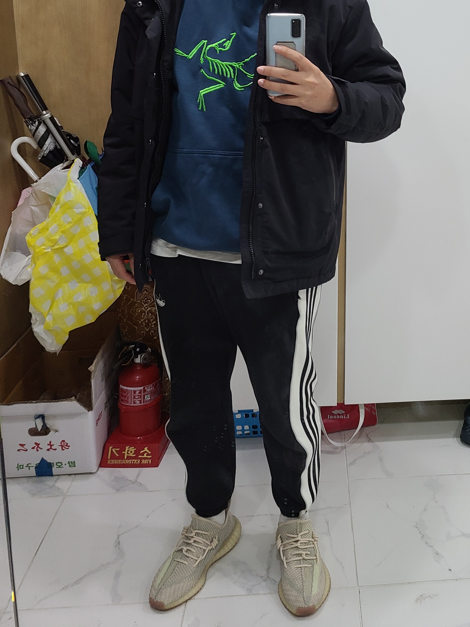 Adidas Yeezy Boost 350 V2 Citrin - Non-Reflective, Palace x Arc'teryx Hood Teal - 20FW 착용 스타일