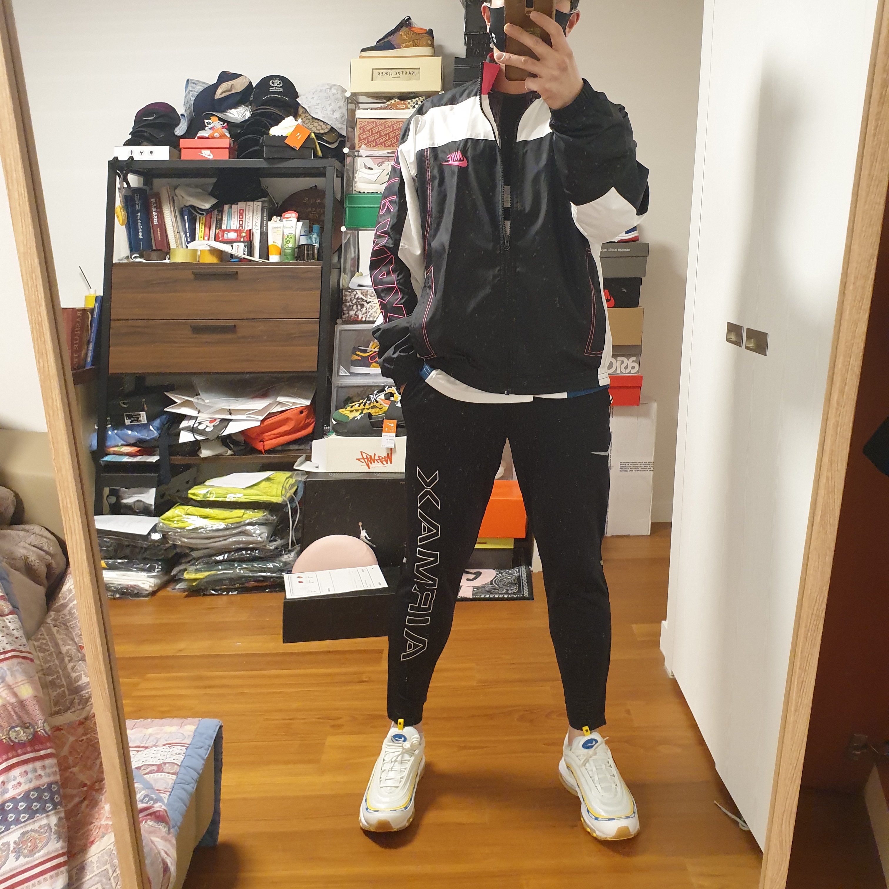 Nike x Undefeated Air Max 97 White, Nike x Drake Nocta Essential Cap Black 착용 스타일 - 2
