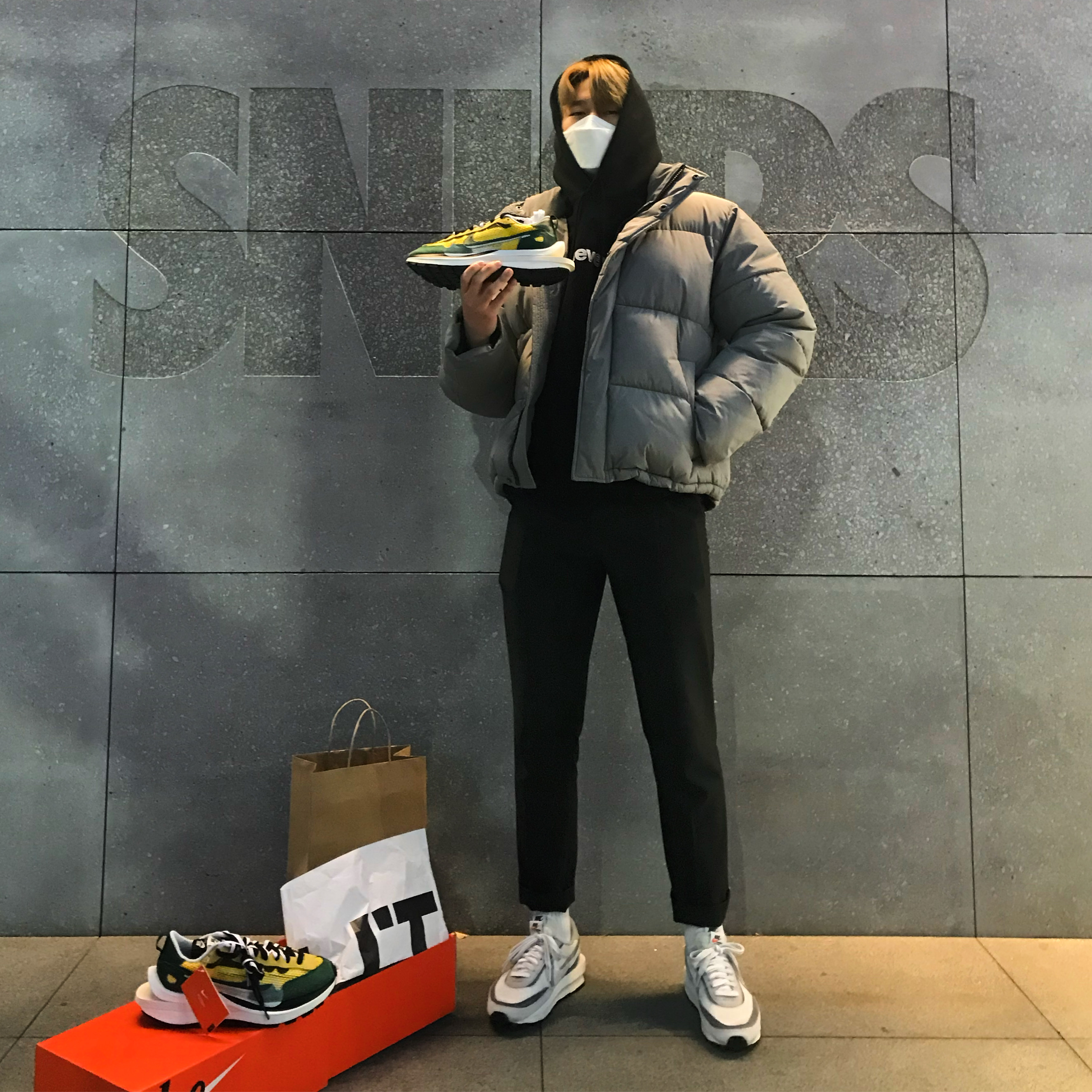 Nike x Sacai VaporWaffle Tour Yellow & Gorge Green Sail, Nike x Sacai LDWaffle Summit White 착용 스타일
