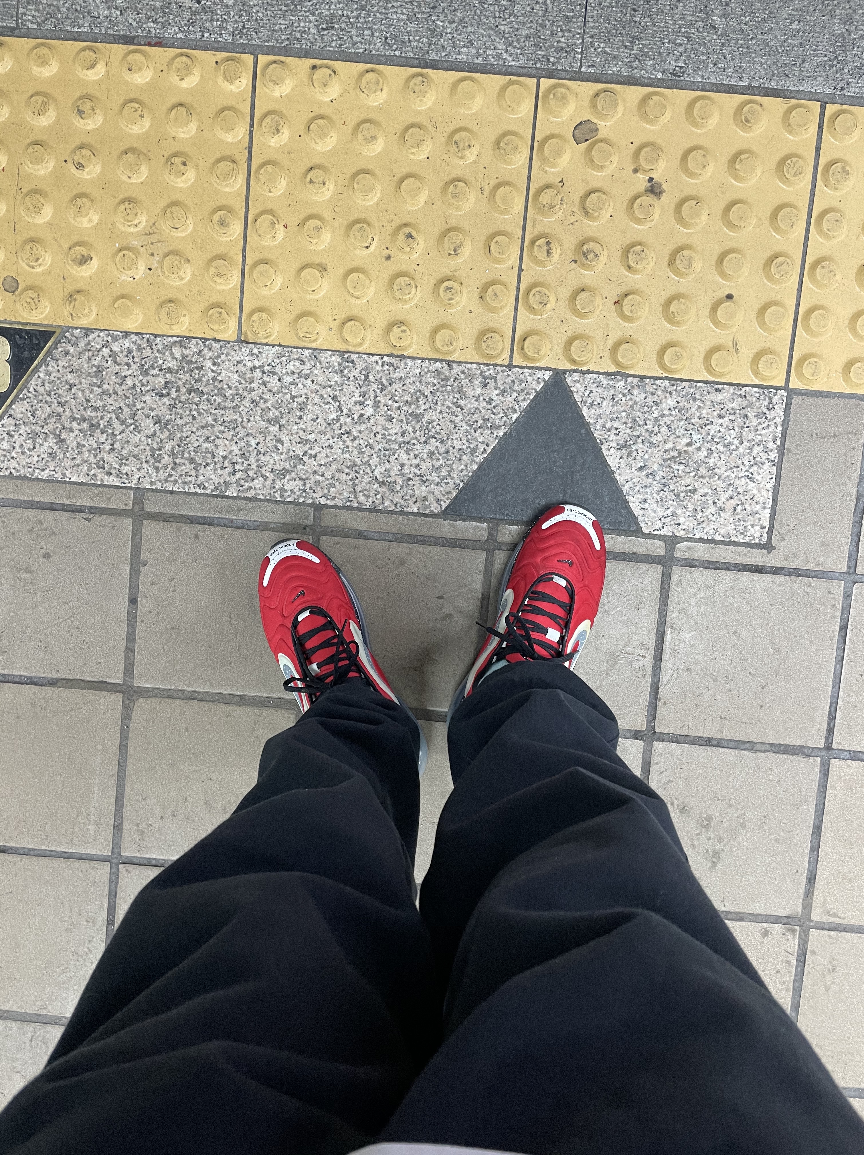 Nike x Undercover Air Max 720 Red 착용 스타일 - 2