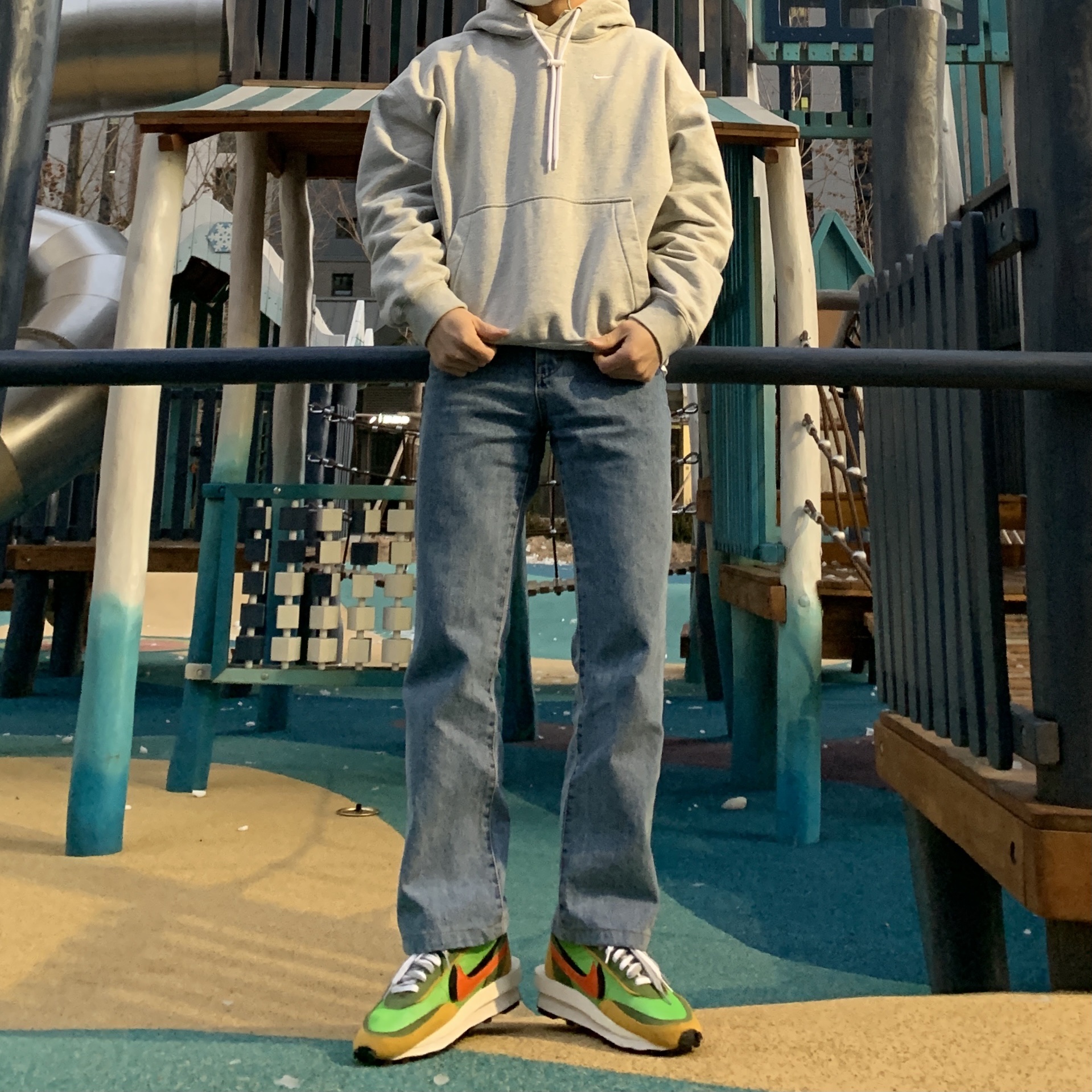 Nike M NRG Hoodie Grey Heather, Nike x Sacai LDWaffle Green Multi 착용 스타일 - 1