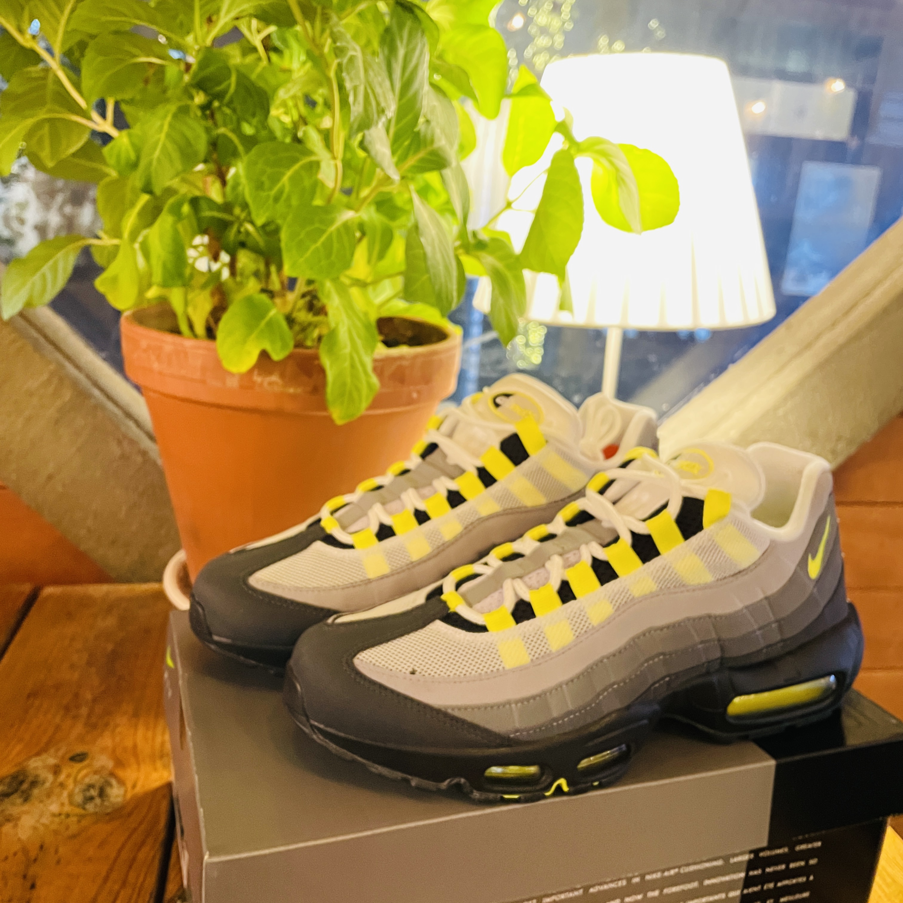 Nike Air Max 95 OG Neon Yellow 2020 착용 스타일