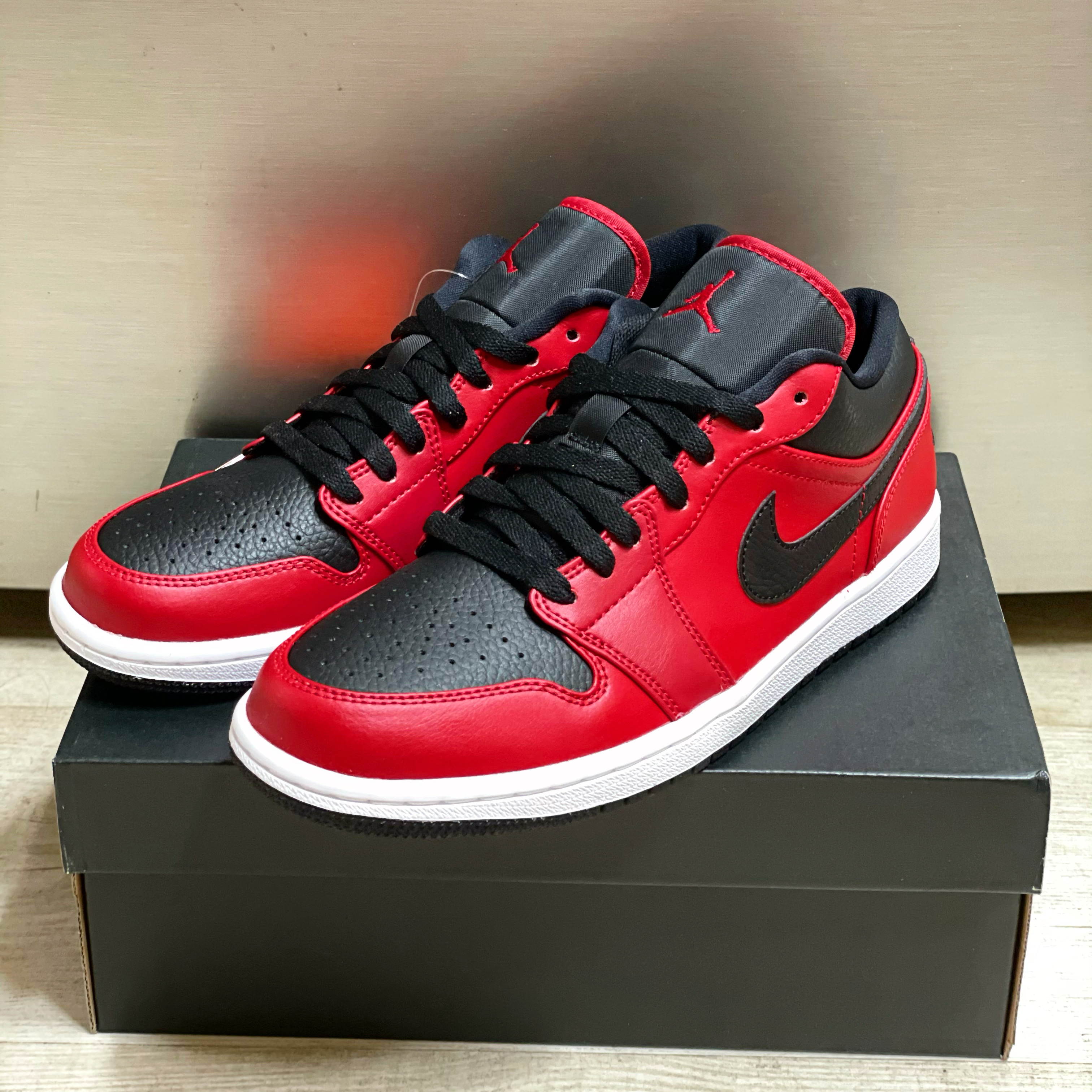 Jordan 1 Low Varsity Red 착용 스타일