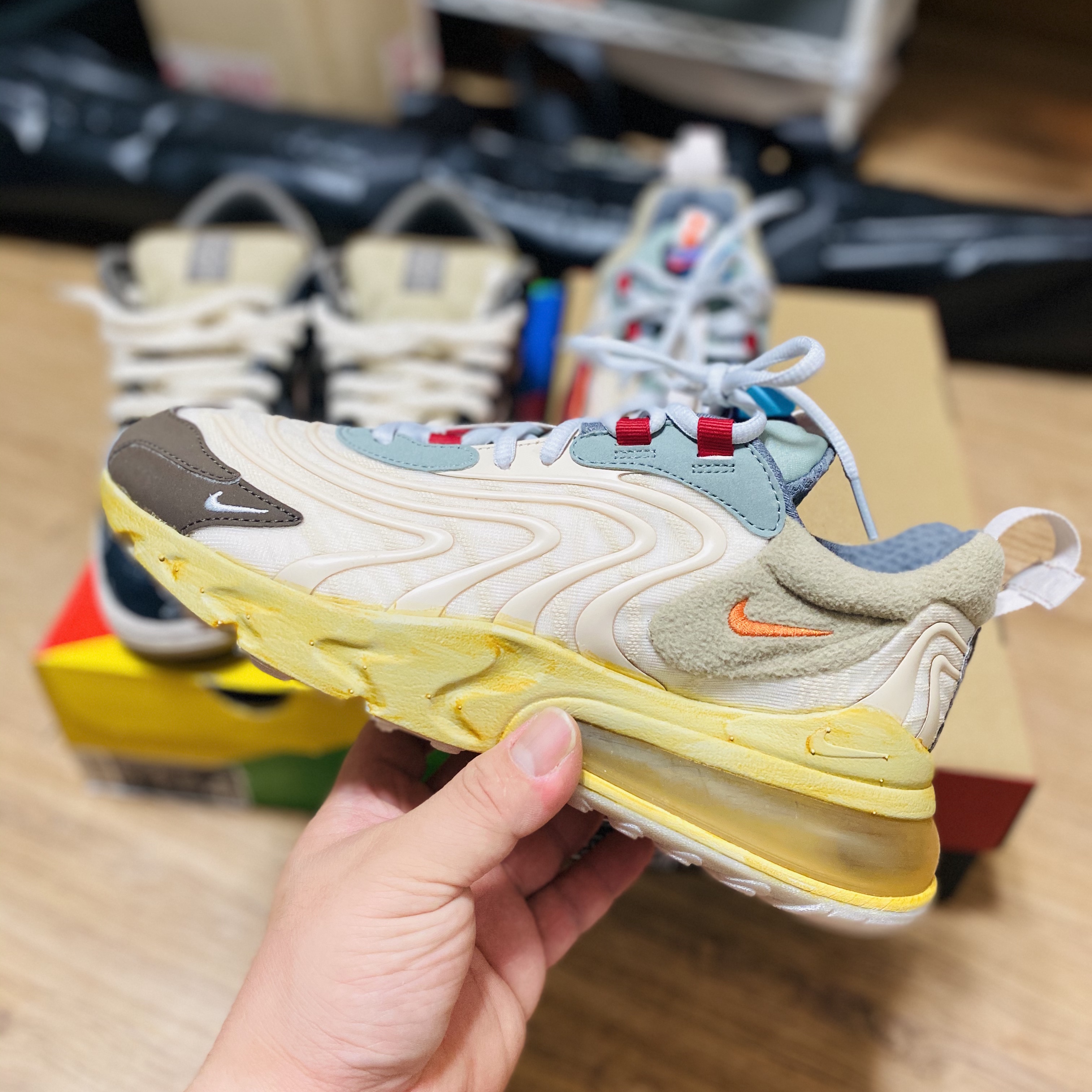 Nike x Travis Scott SB Dunk Low, Nike x Travis Scott Air Max 270 React Cactus Trails 착용 스타일 - 2