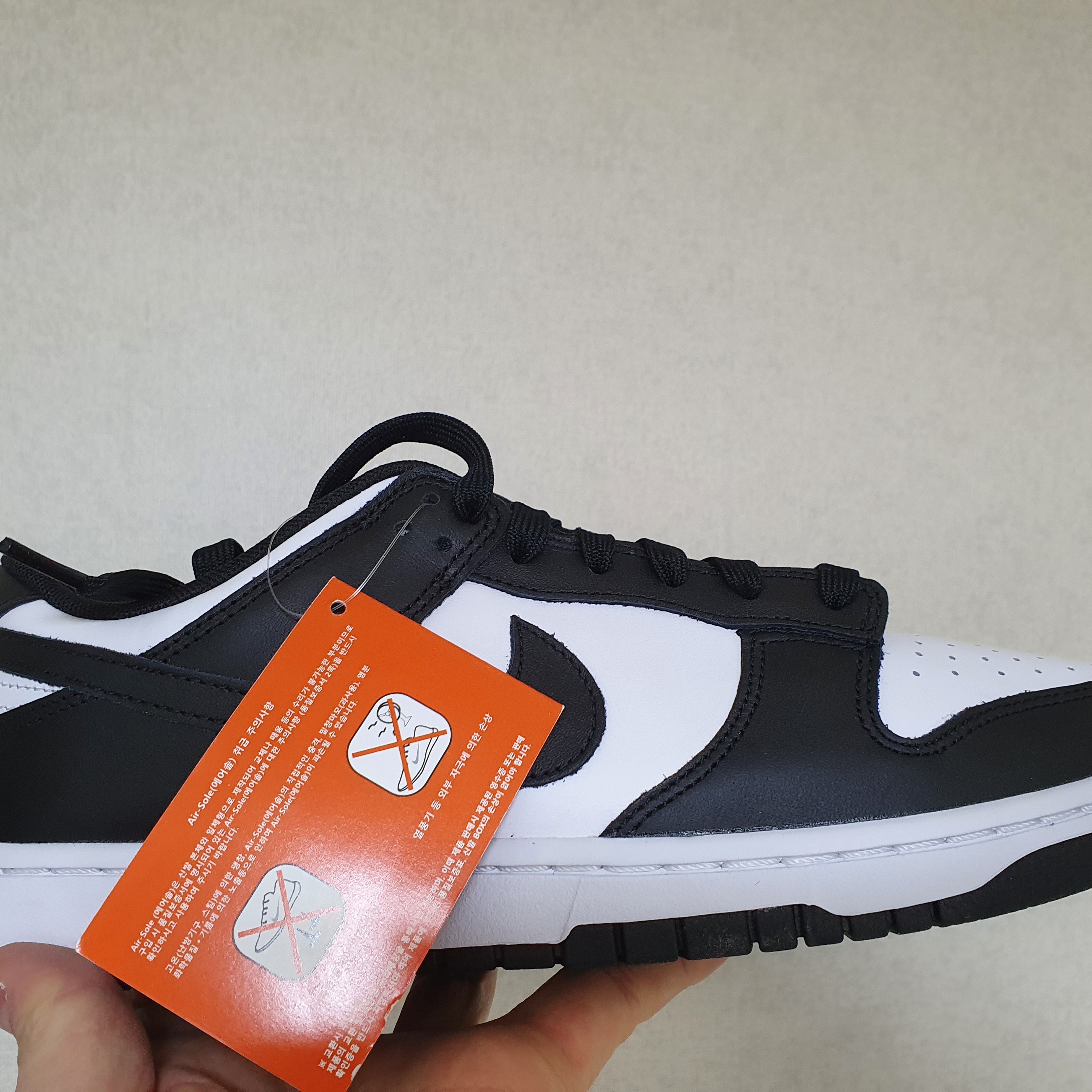 Nike Dunk Low Retro Black 착용 스타일 - 1