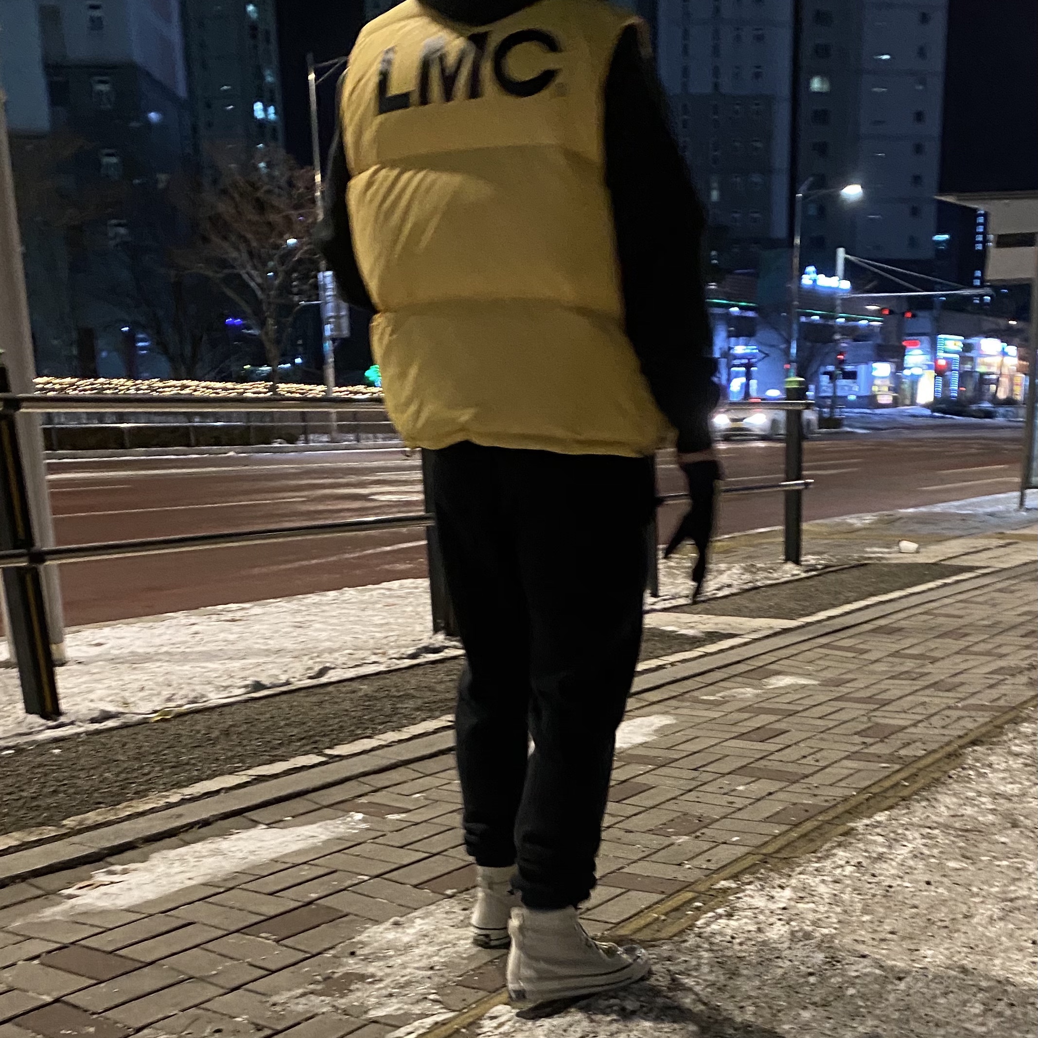 Essentials 3D Silicon Applique Pullover Hoodie Dark Slate/Black 2020, Essentials Sweatpants Dark Slate/Black 2020 착용 스타일 - 3
