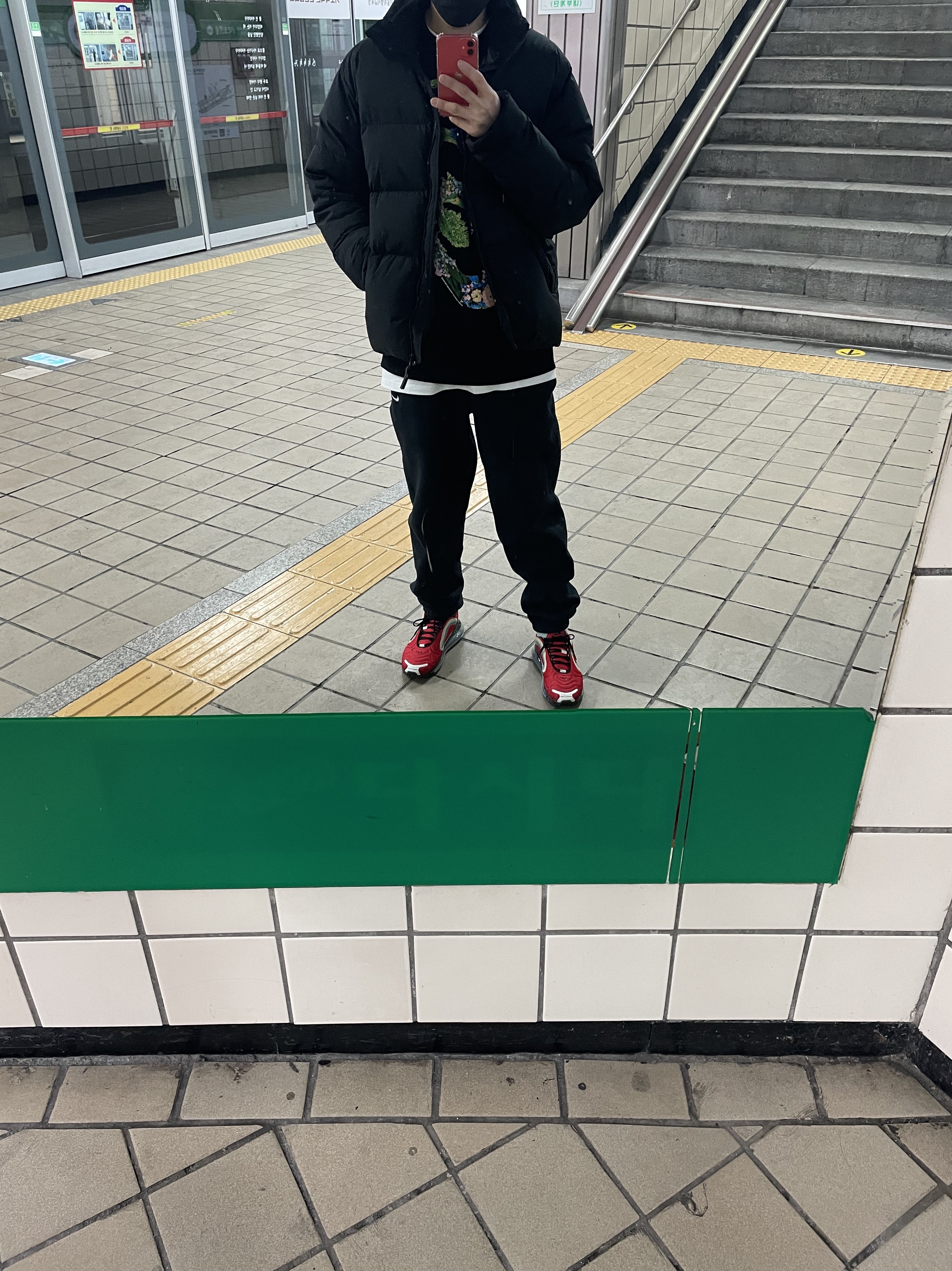 Nike x Undercover Air Max 720 Red 착용 스타일 - 1