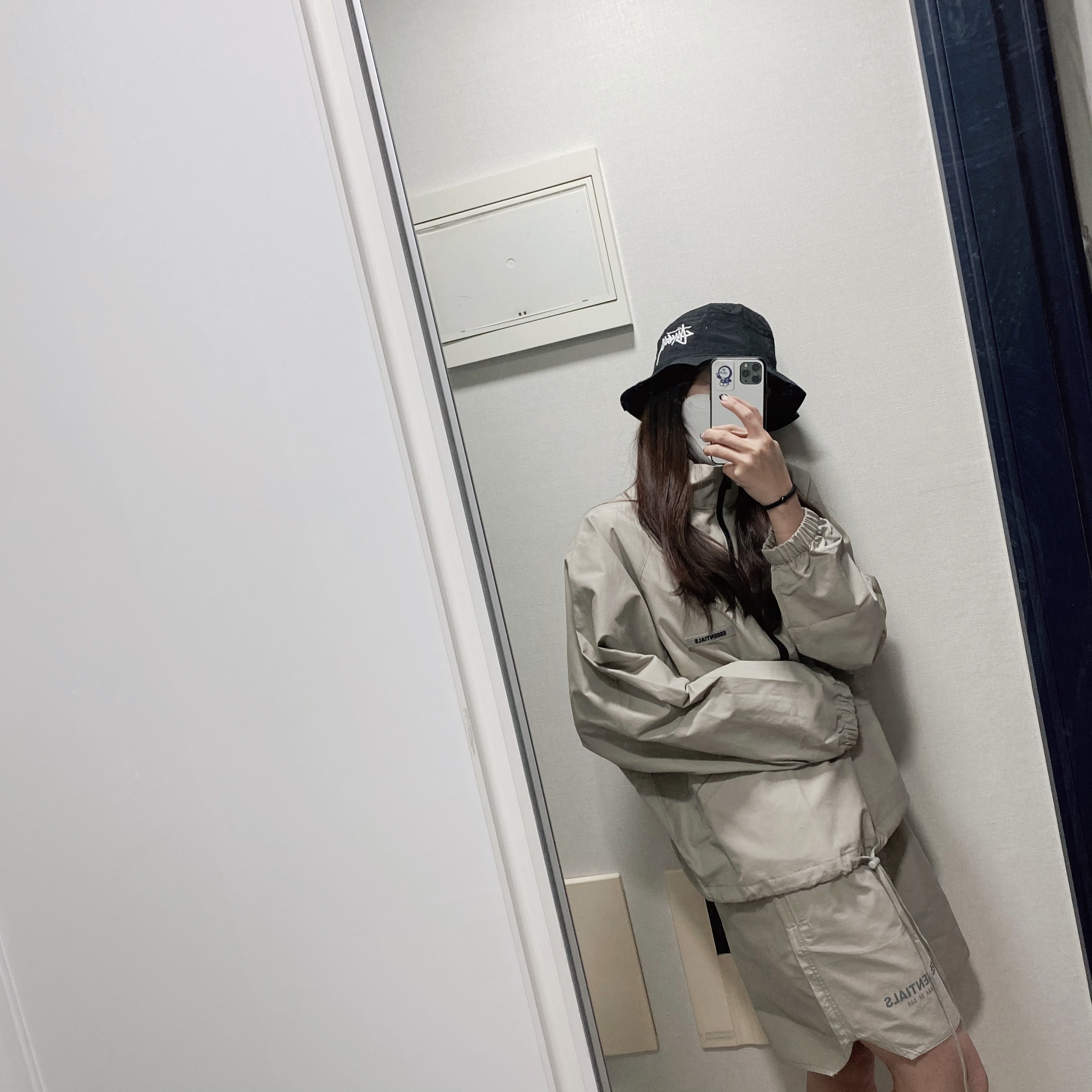 Essentials Track Jacket Moss - 20FW, Essentials Volley Shorts Moss - 20SS 착용 스타일 - 2