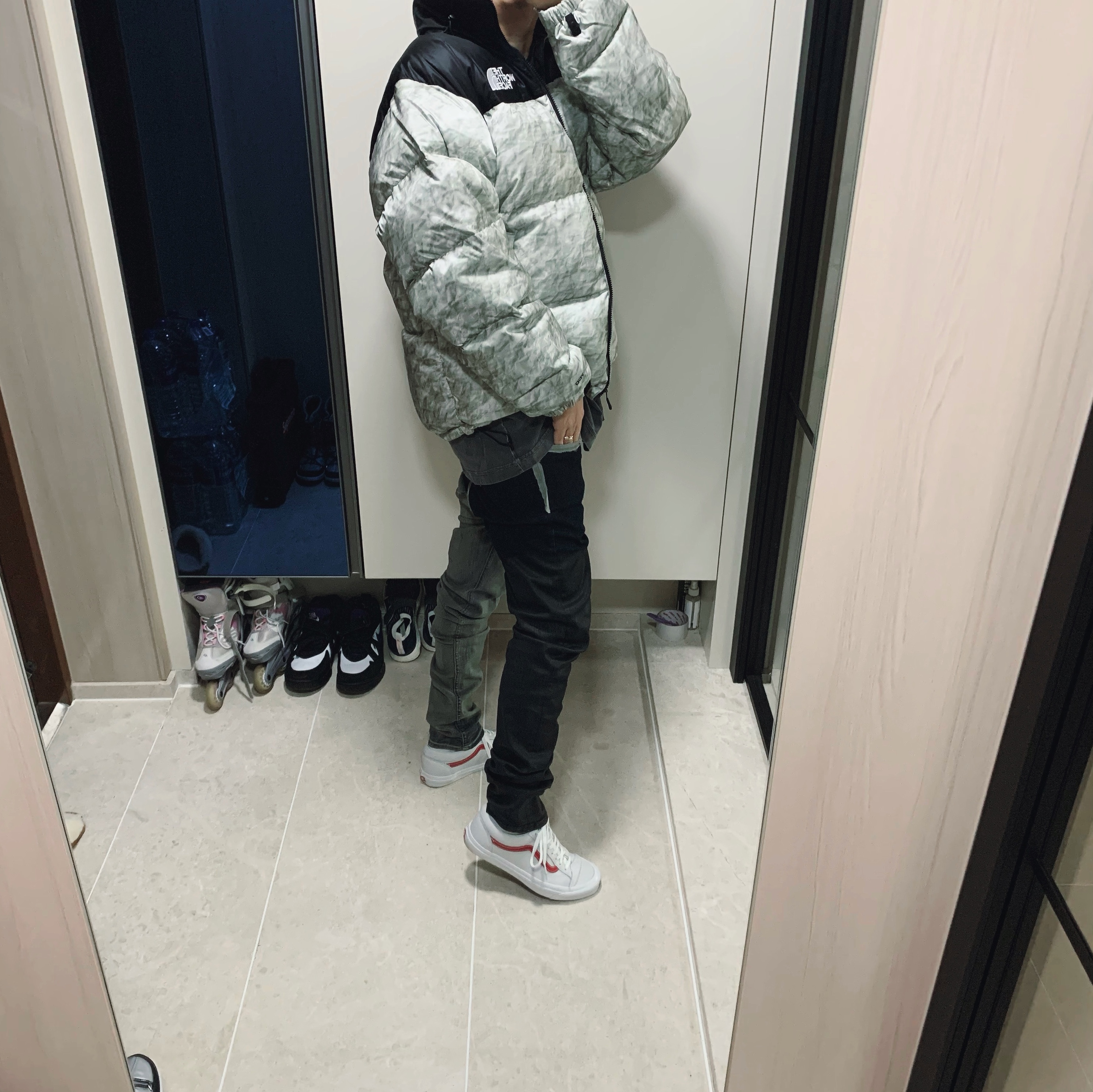 Supreme x The North Face Paper Print Nuptse Jacket - 19FW, Vans Vault OG Style 36 LX Red 착용 스타일 - 1