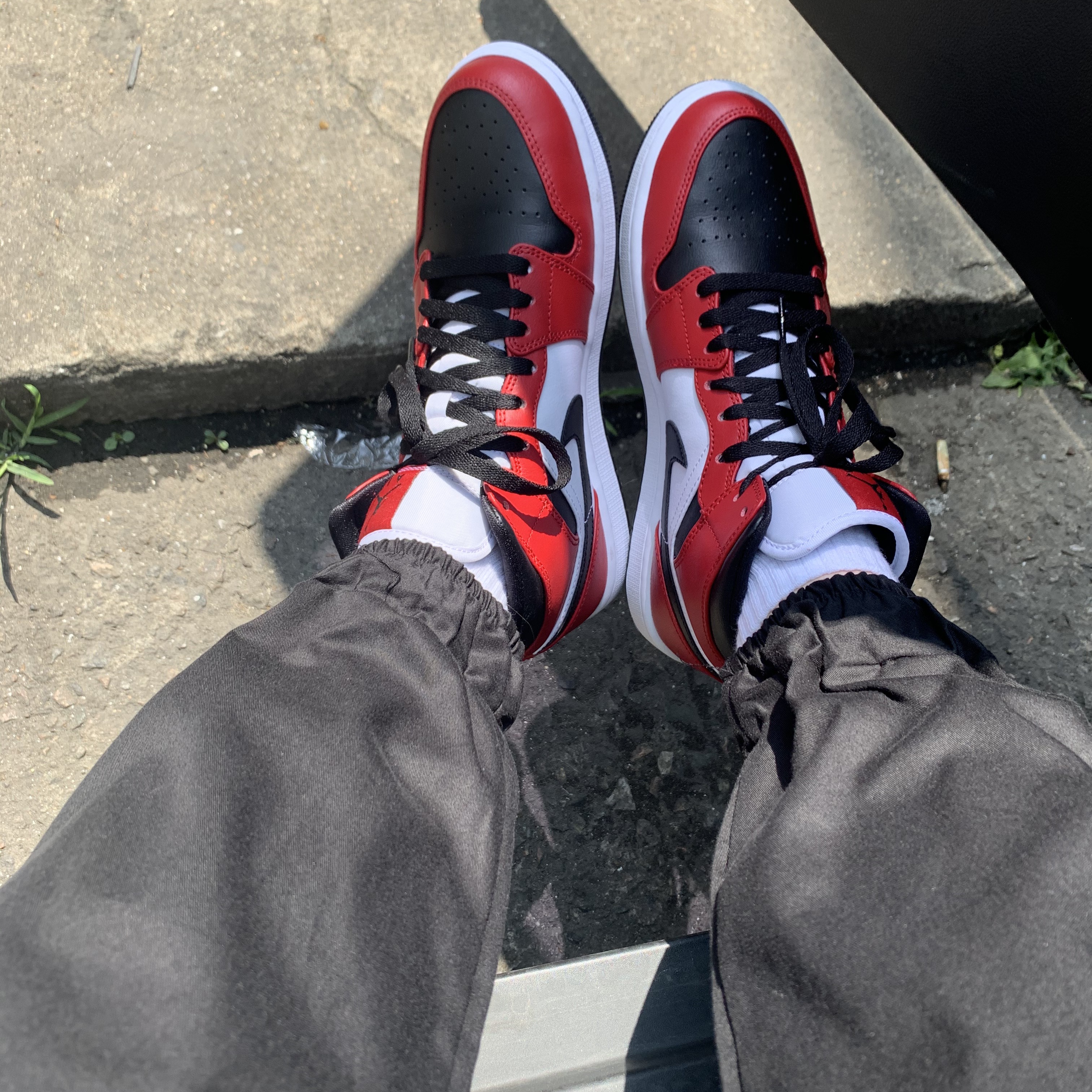 Jordan 1 Mid Chicago Black Toe 착용 스타일