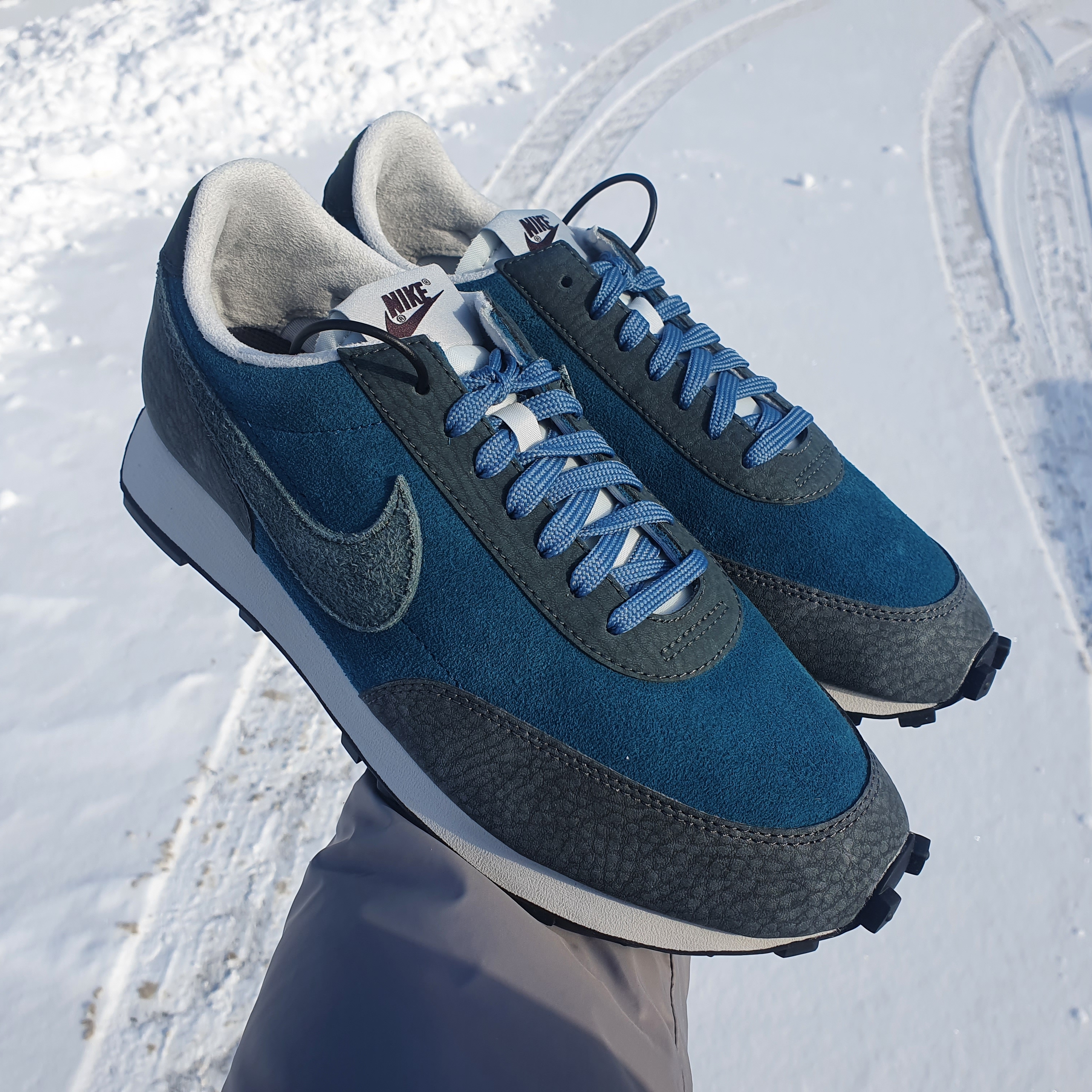 Nike Daybreak Midnight Turquoise Seaweed 착용 스타일