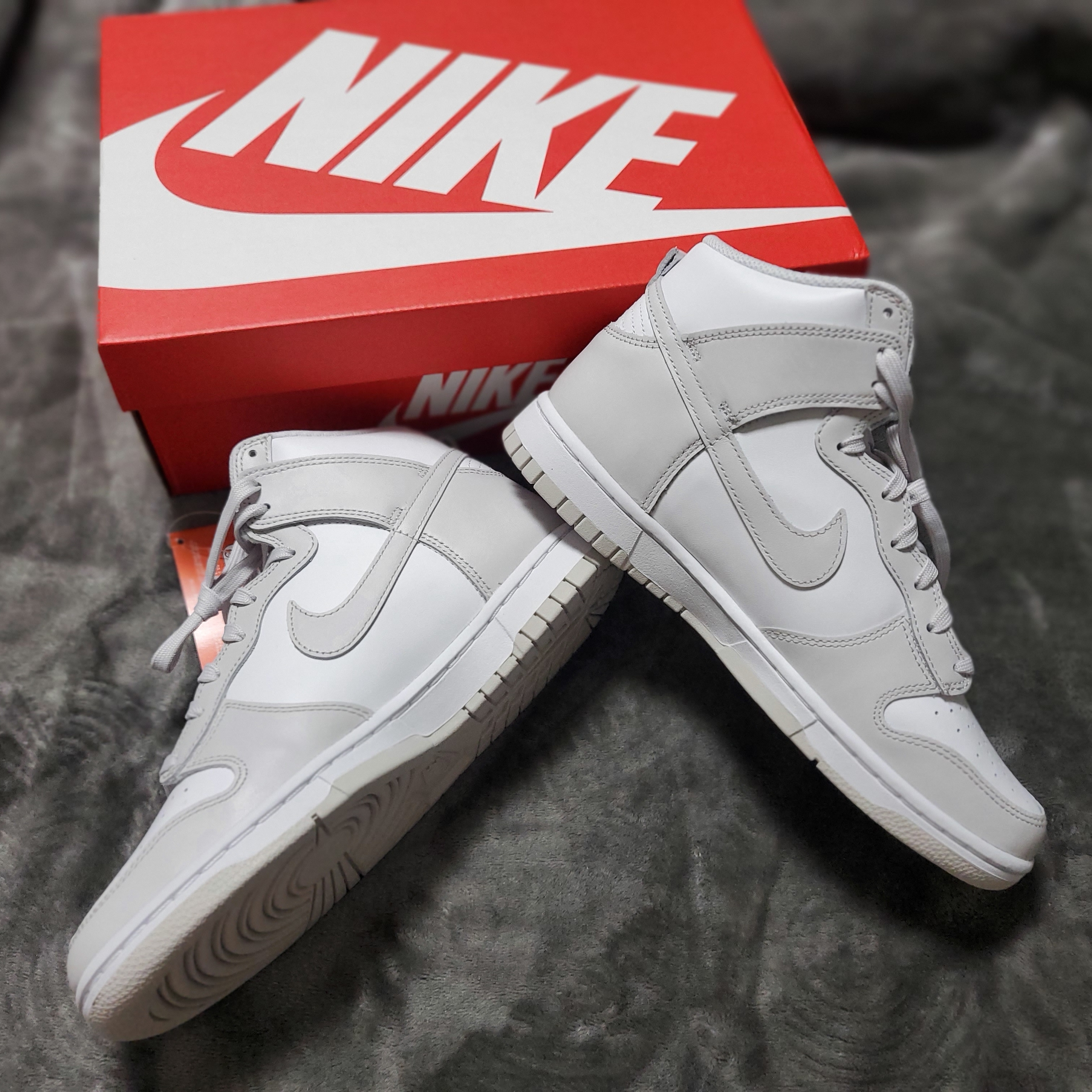 Nike Dunk High Retro Vast Grey 착용 스타일 - 2