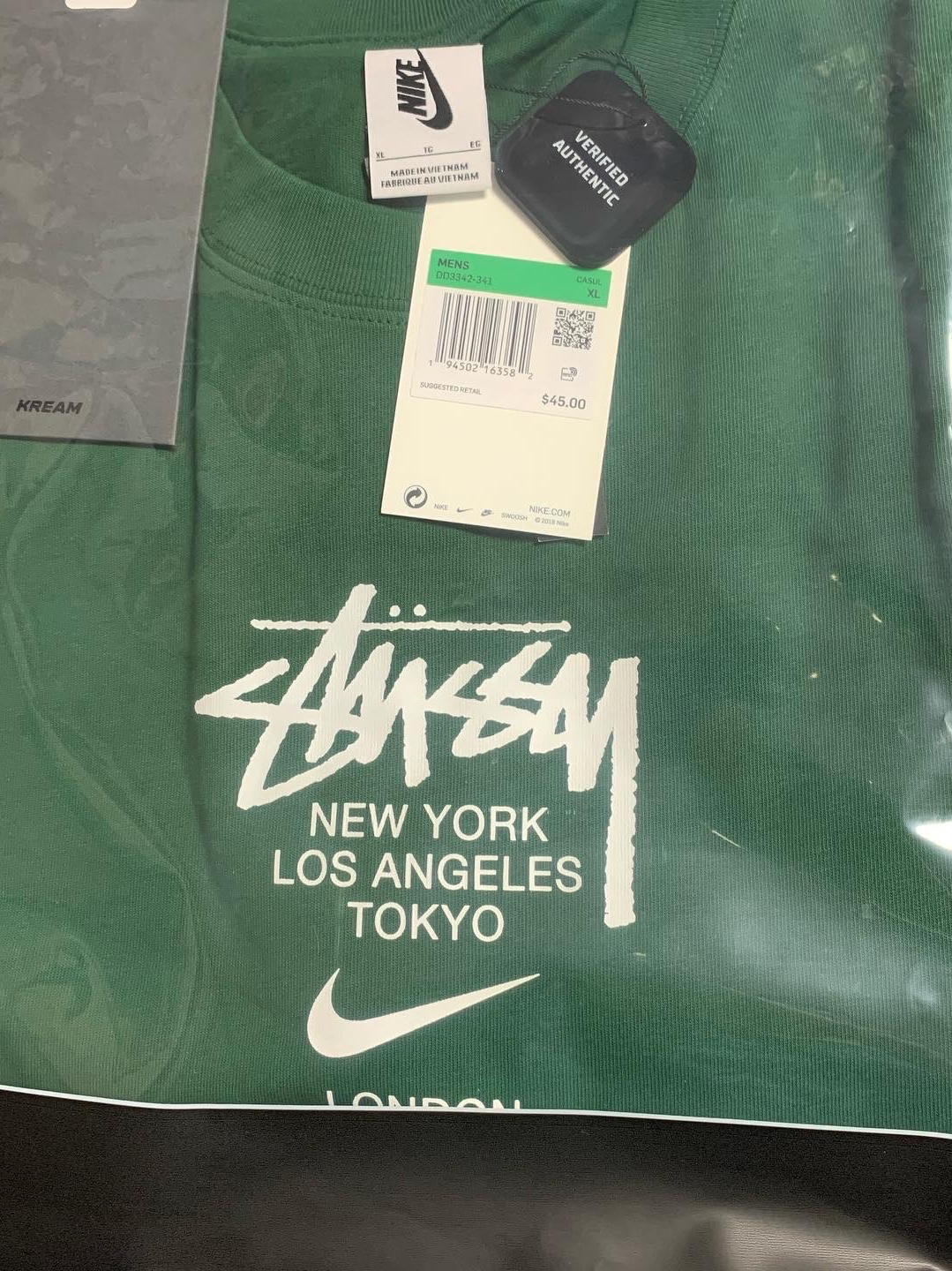 Nike x Stussy WT T-Shirt Green - US/EU, Nike x Sacai VaporWaffle Tour Yellow & Gorge Green Sail 착용 스타일 - 3