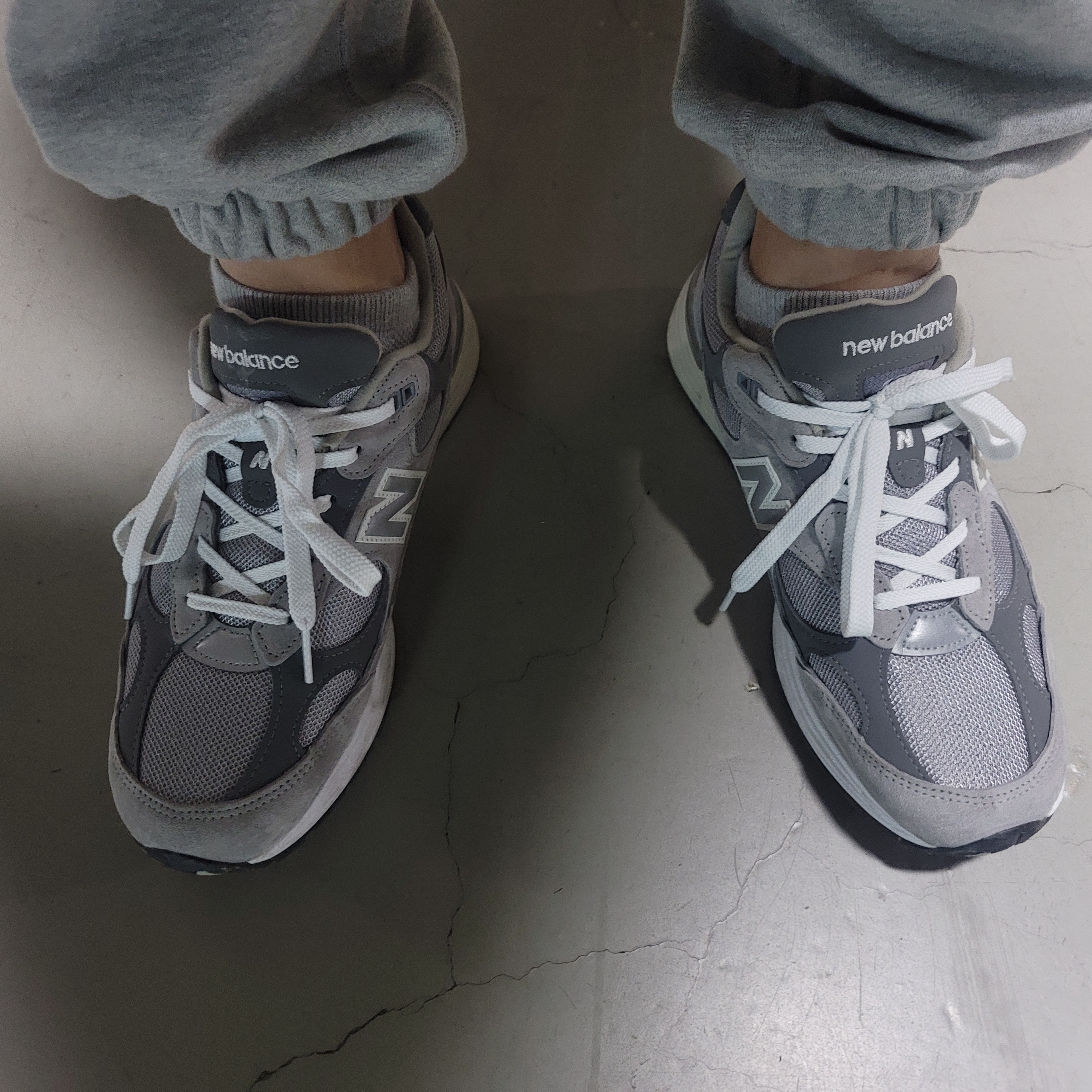 New Balance 992 Made in USA Grey - D Standard 착용 스타일 - 1
