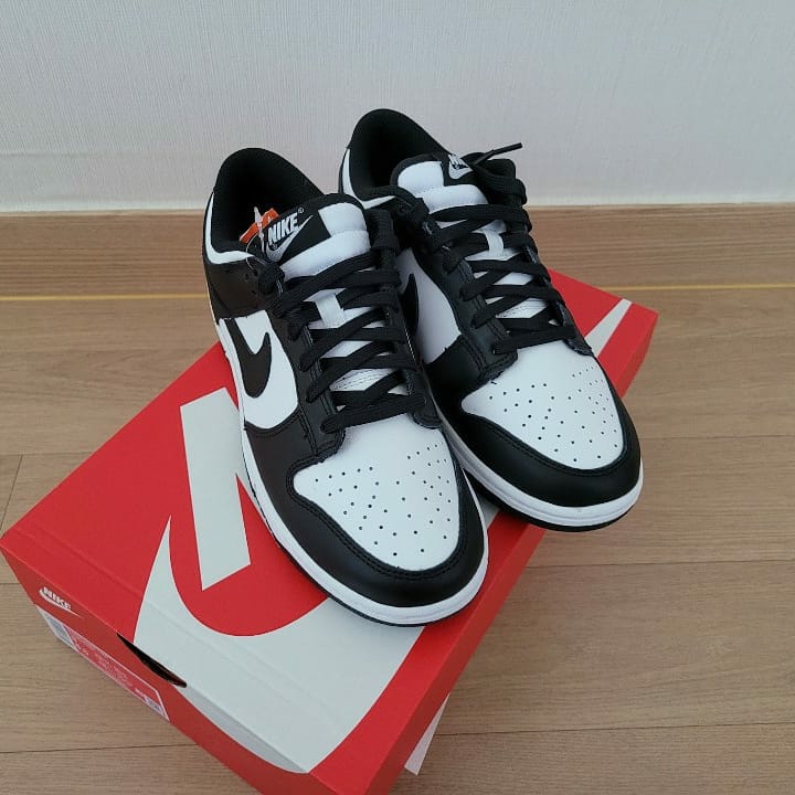 (W) Nike Dunk Low Black 착용 스타일 - 1