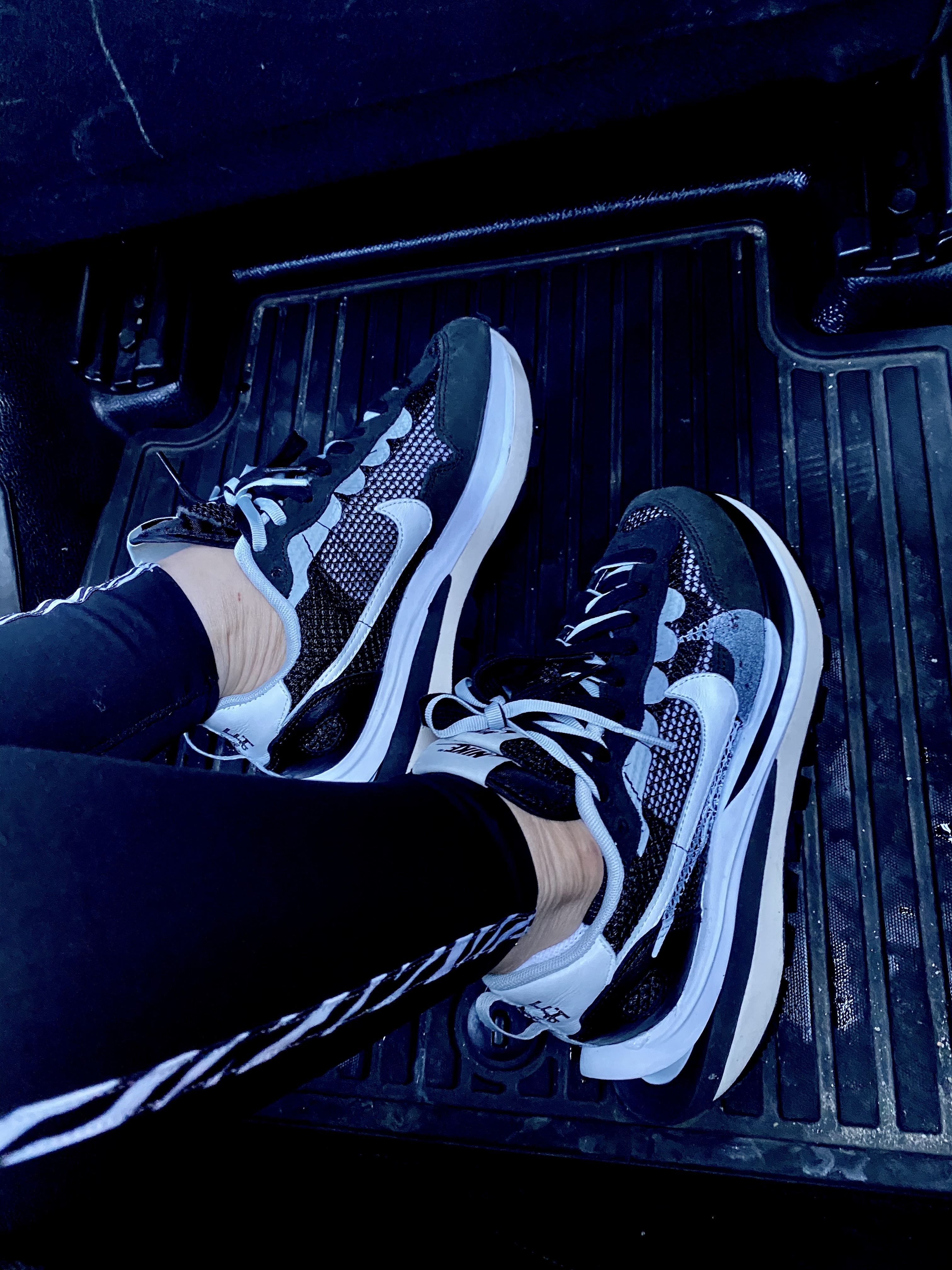 Nike x Sacai VaporWaffle Black White 착용 스타일