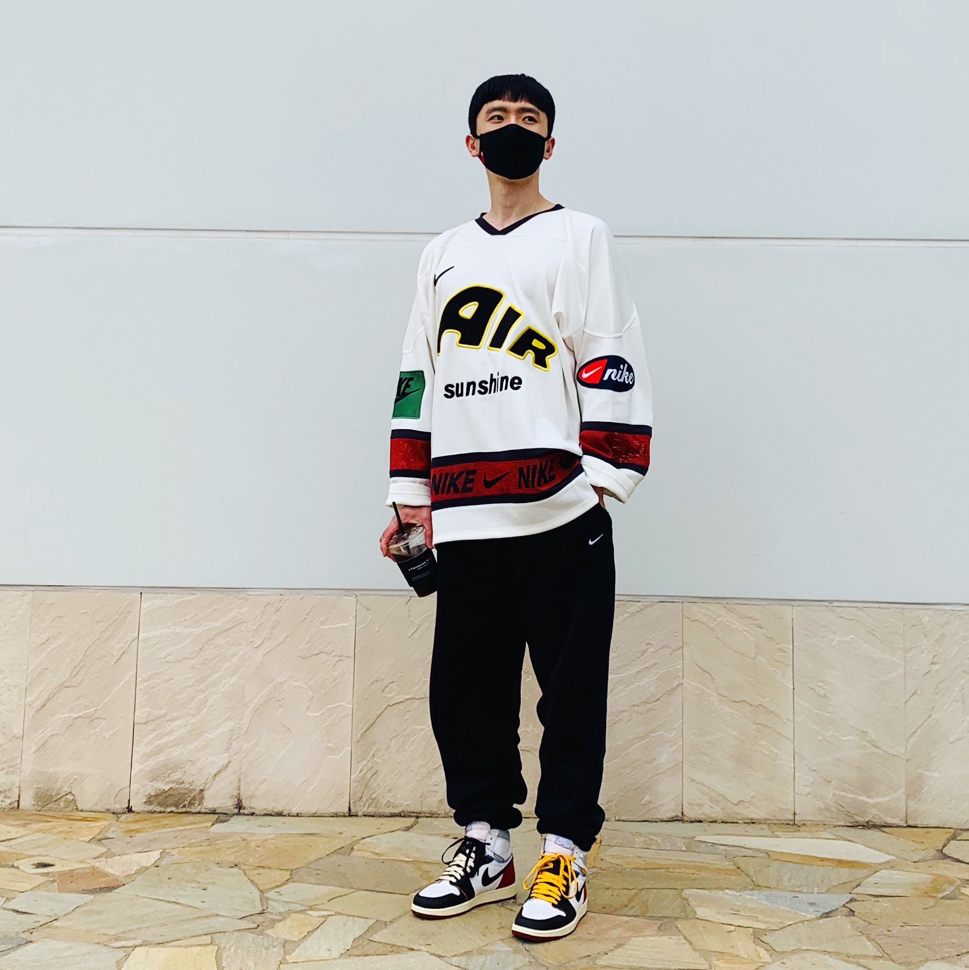 Jordan 1 x Union Retro High Black Toe, Nike x Cactus Plant Flea Market Hockey Jersey White 착용 스타일 - 1