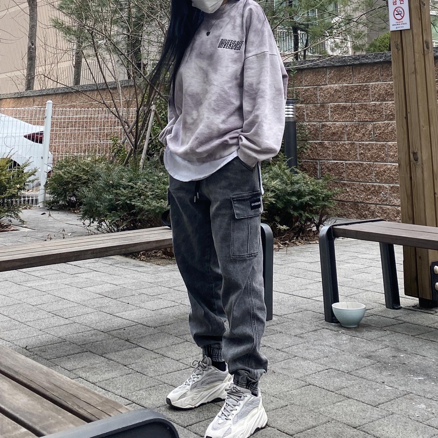 Adidas Yeezy Boost 700 V2 Static 2018 착용 스타일 - 3