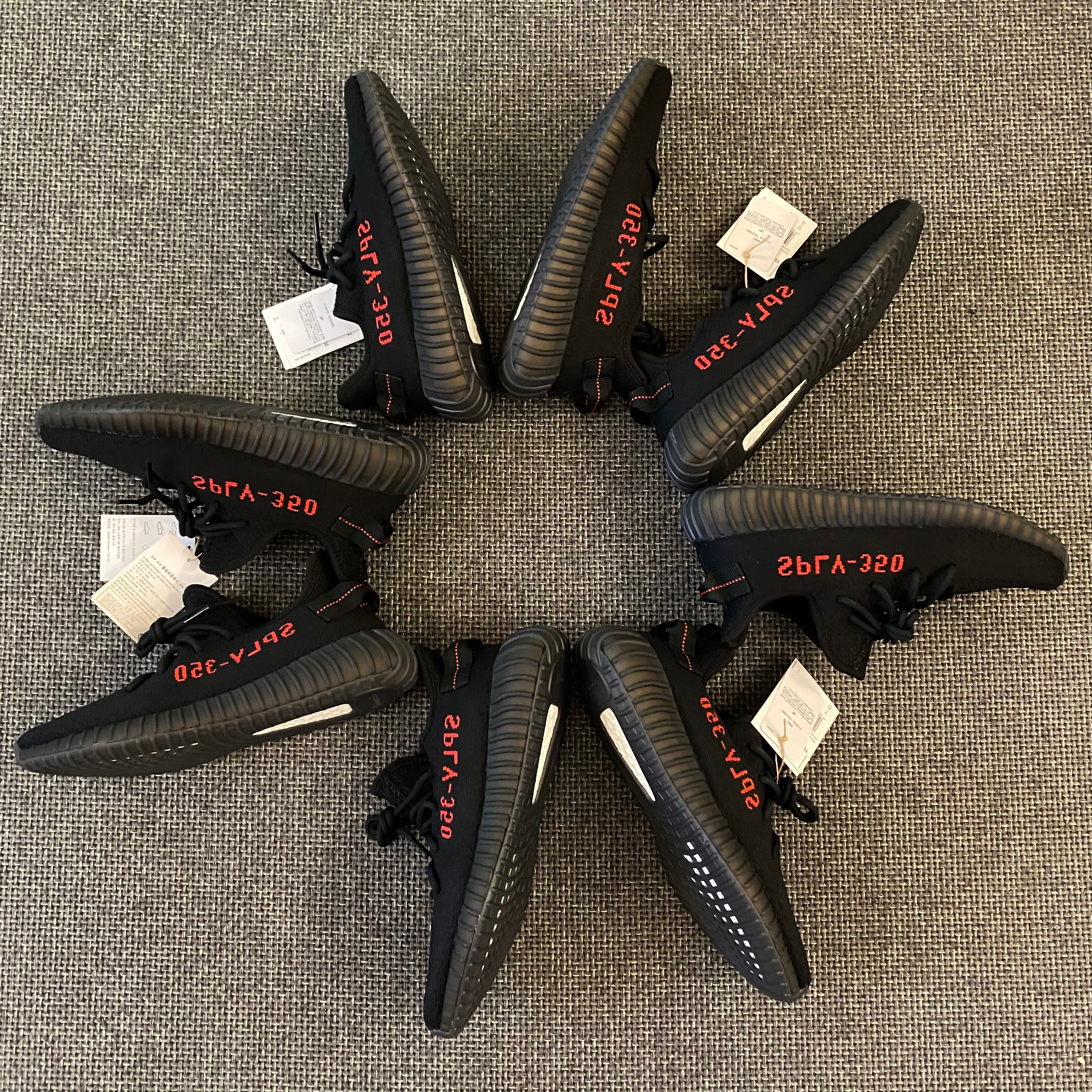 Adidas Yeezy Boost 350 V2 Black Red 2020 착용 스타일