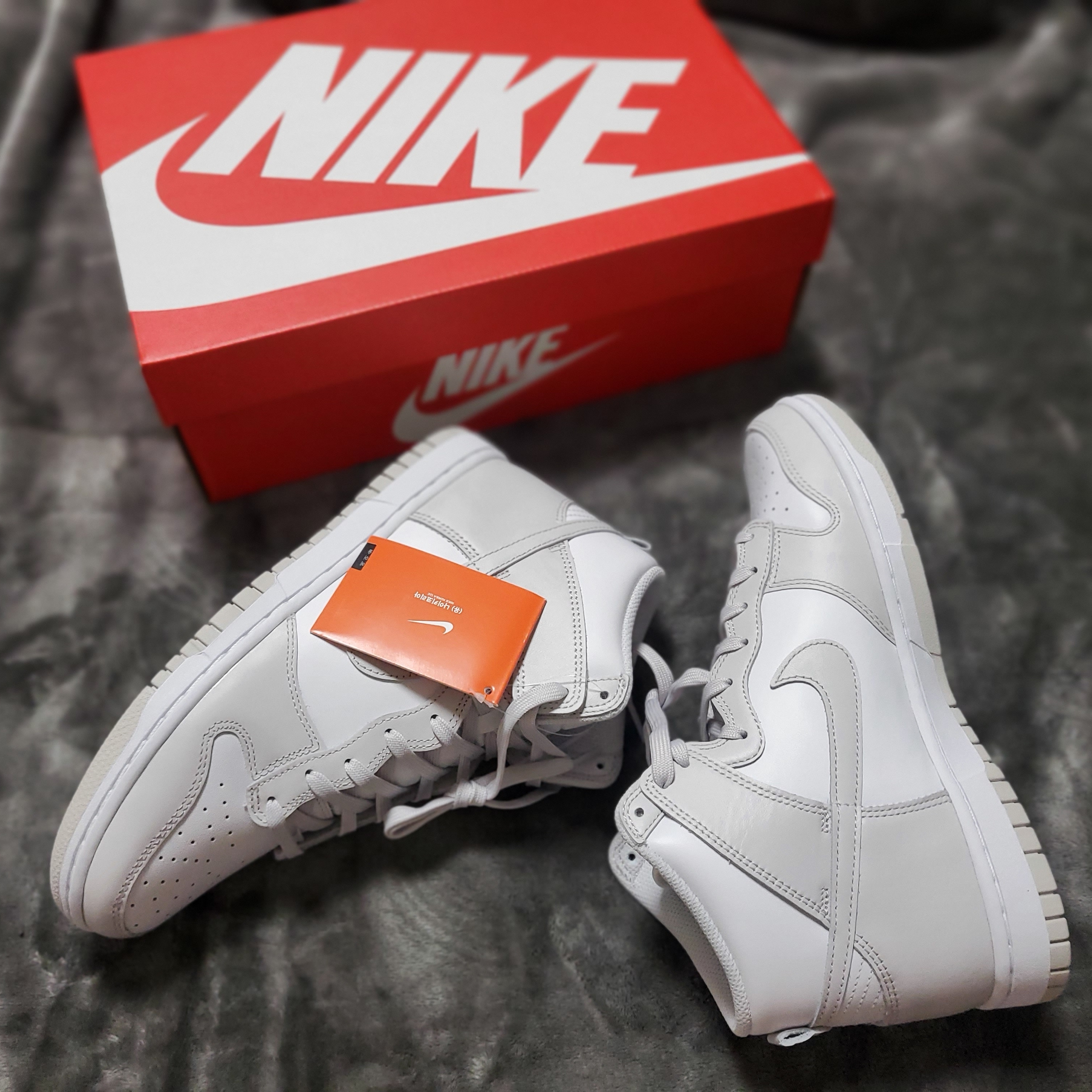 Nike Dunk High Retro Vast Grey 착용 스타일 - 3