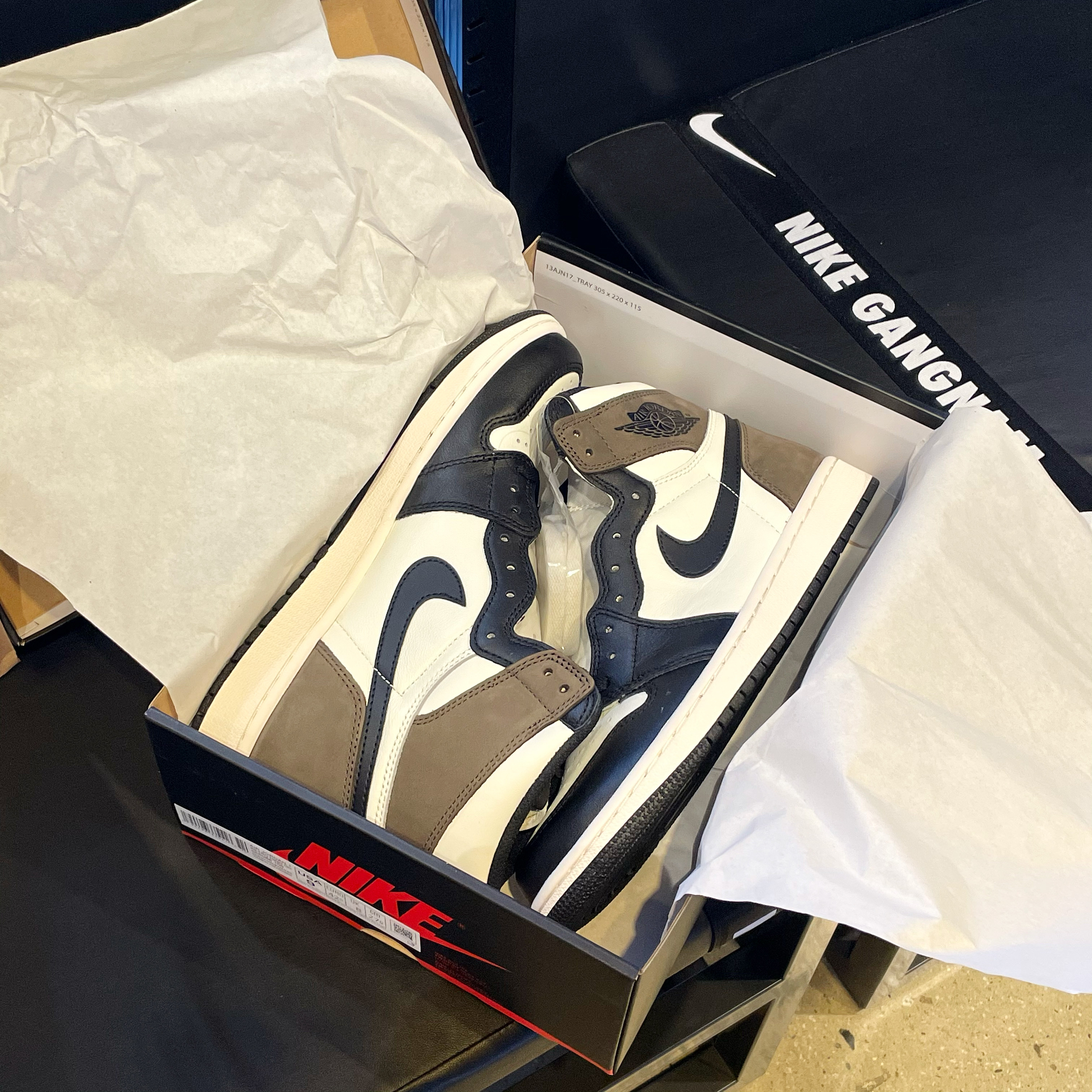 Jordan 1 Retro High OG Black Mocha 착용 스타일