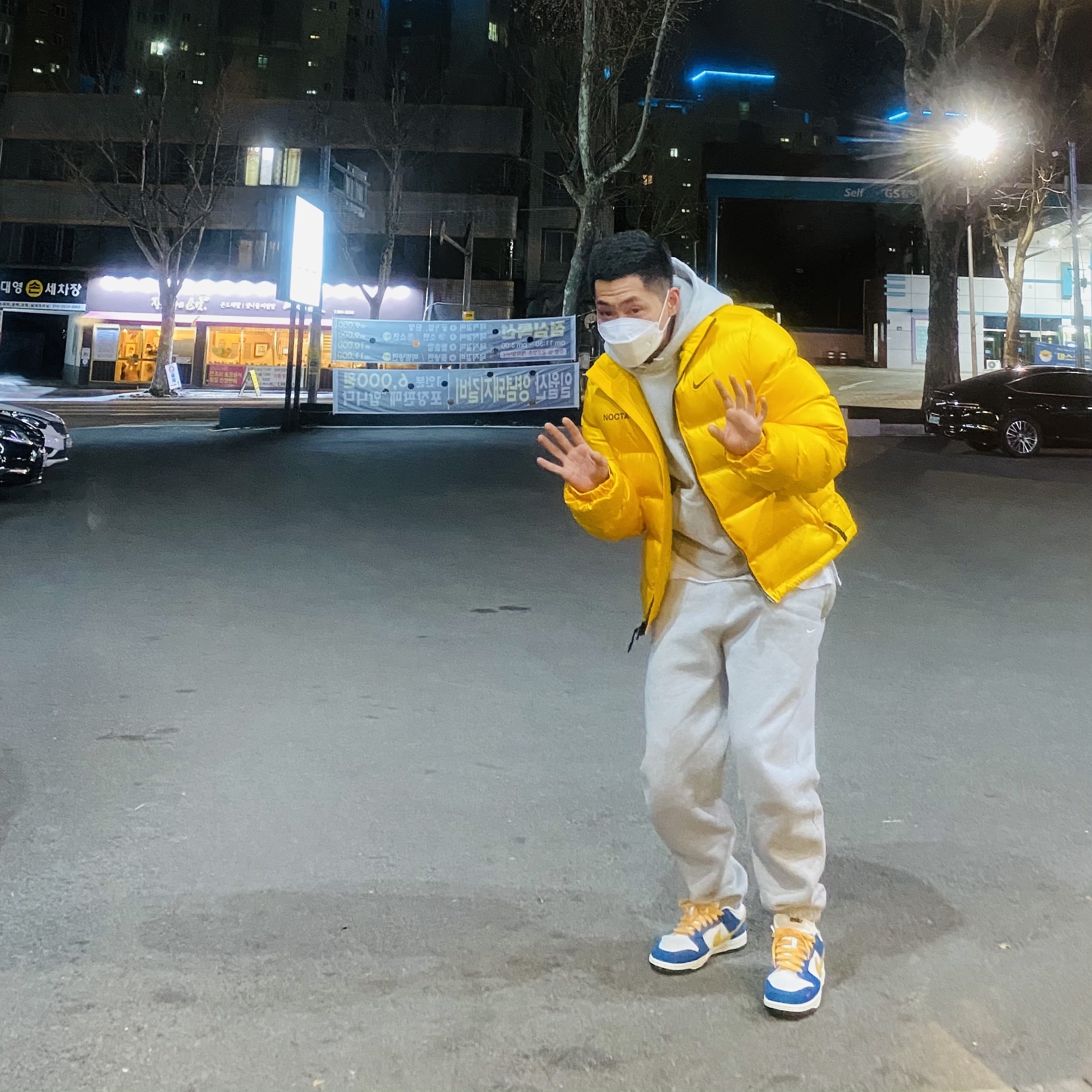 Nike x Drake Nocta Puffer Jacket University Gold - Asia, Nike M NRG Hoodie Grey Heather 착용 스타일
