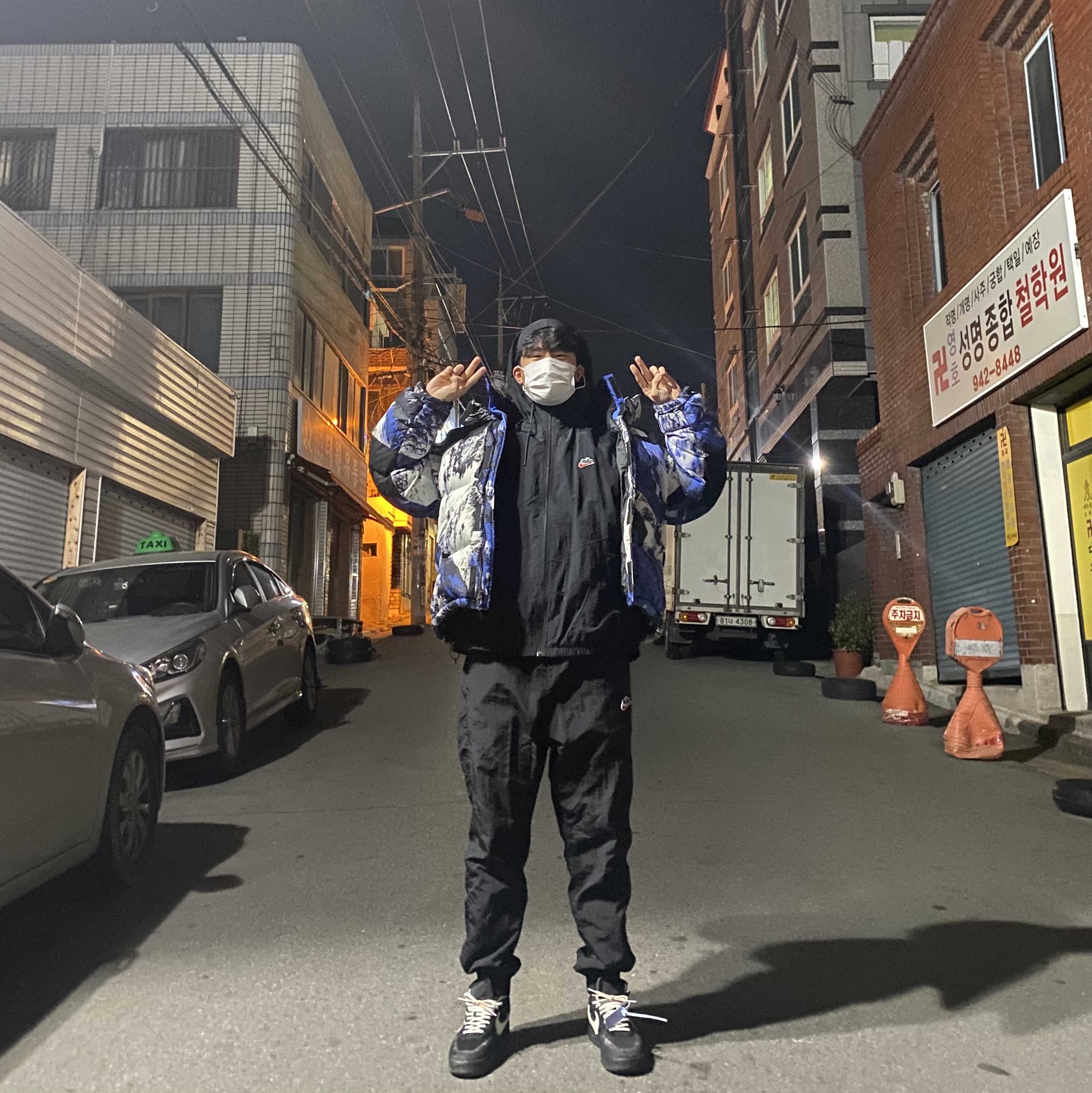 Nike x Off-White Air Force 1 Low Black White 착용 스타일