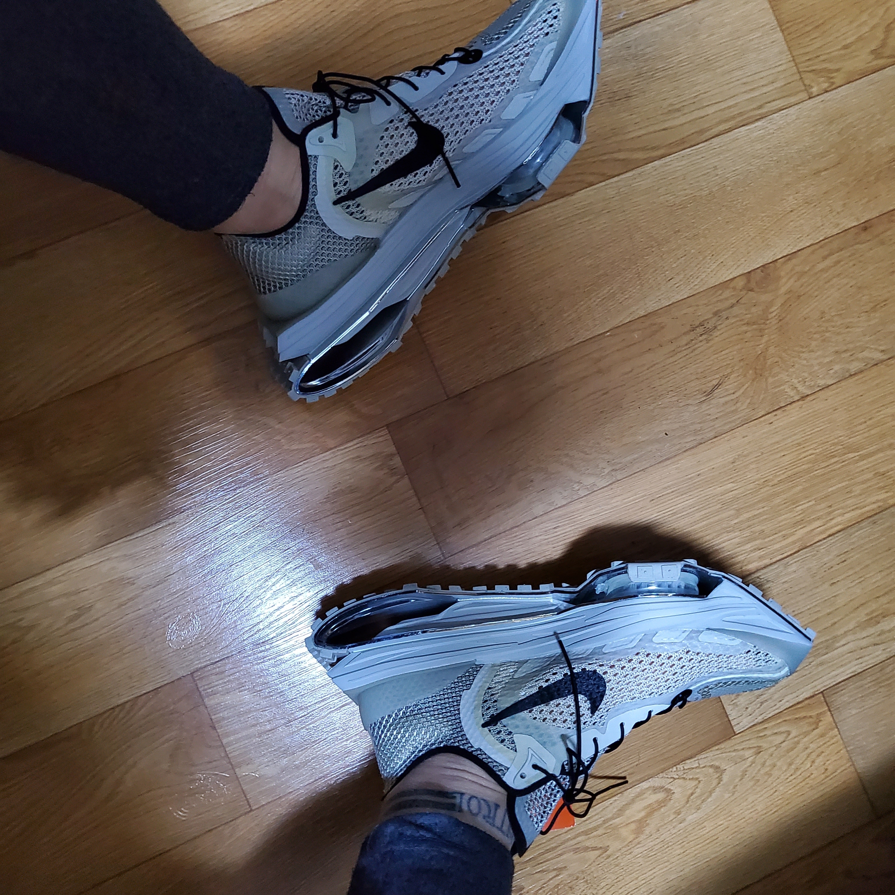 Nike x Matthew M Williams Zoom 004 Stone 착용 스타일 - 3