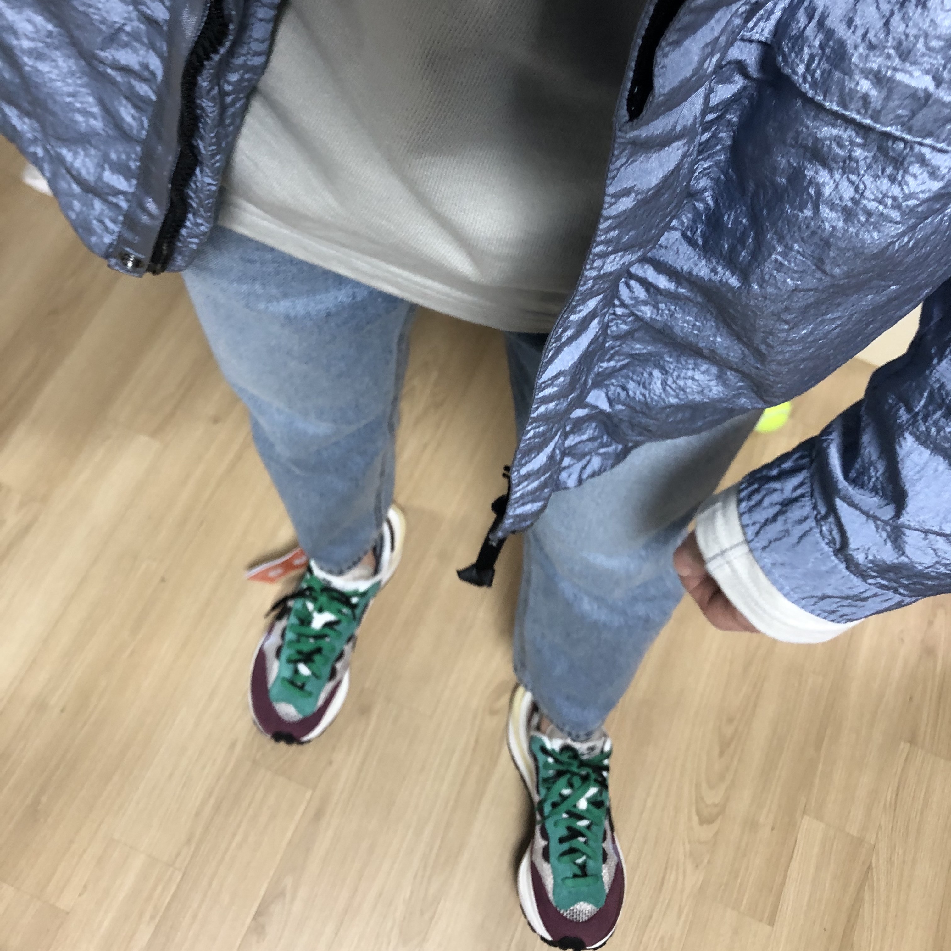 Nike x Sacai VaporWaffle String & Black Villain Red 착용 스타일