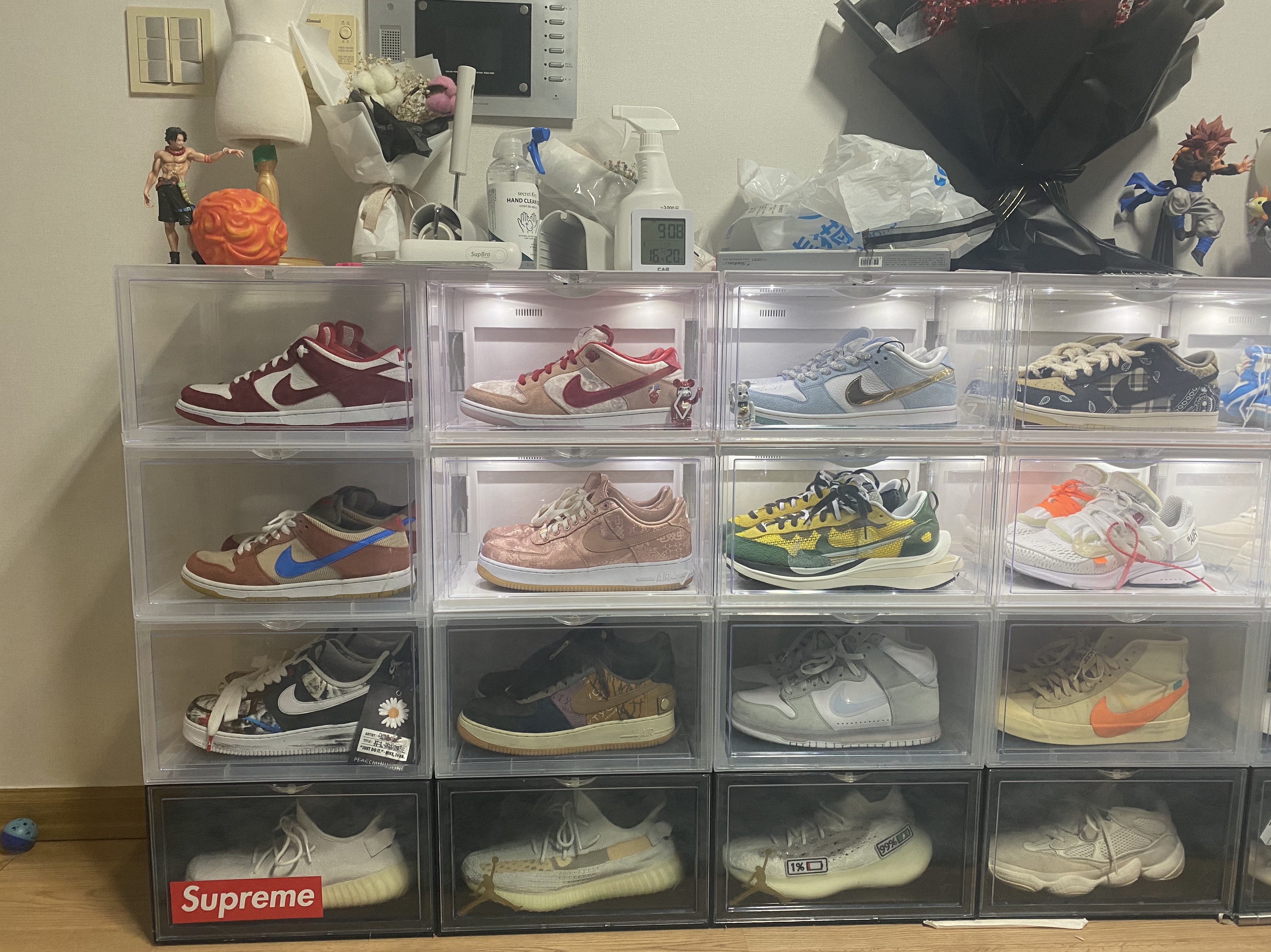 Nike x Sean Cliver SB Dunk Low Holiday Special, Nike x Travis Scott SB Dunk Low 착용 스타일 - 1