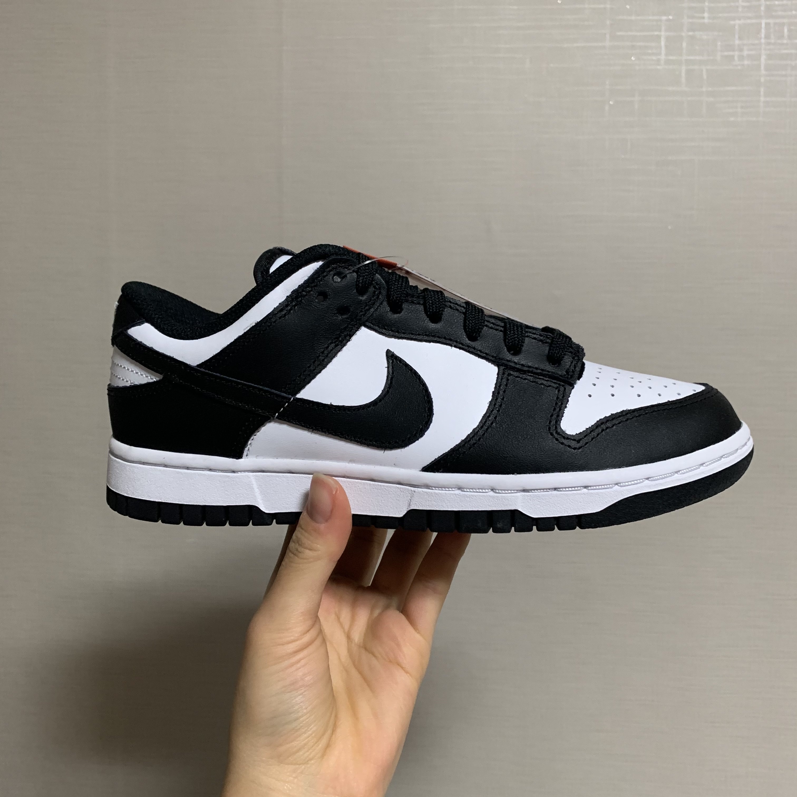 (W) Nike Dunk Low Black 착용 스타일