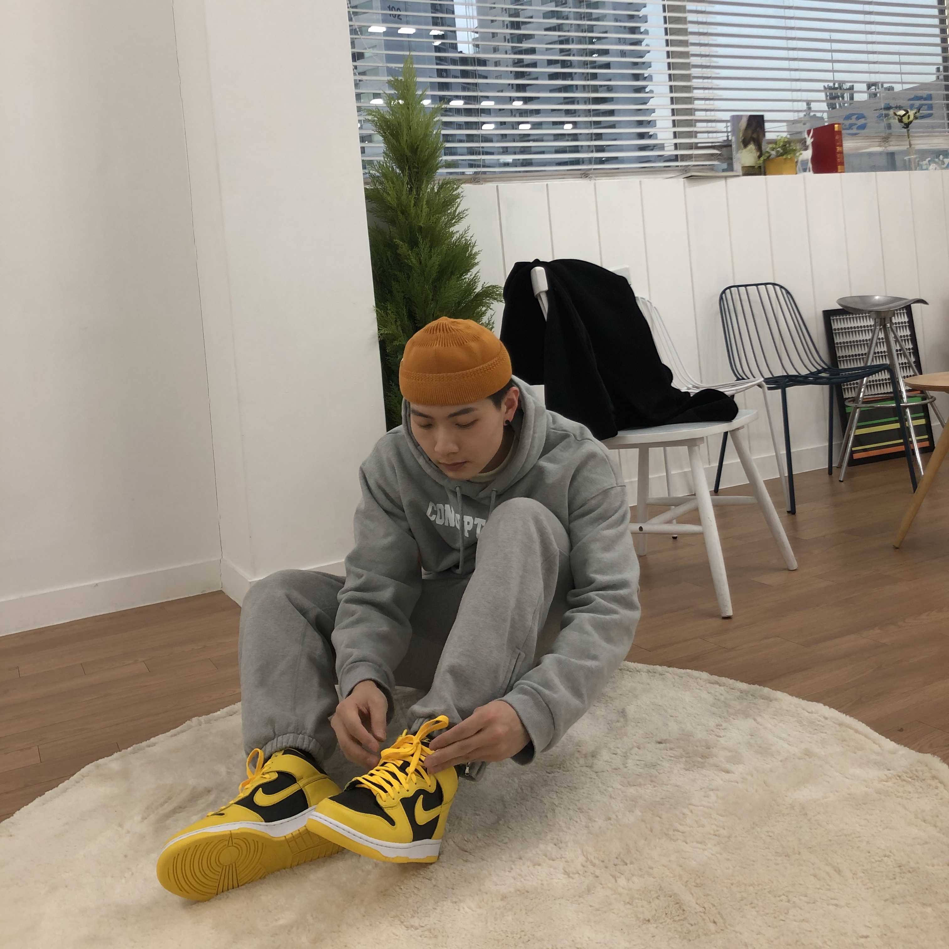 Nike Dunk High SP Varsity Maize 착용 스타일 - 3