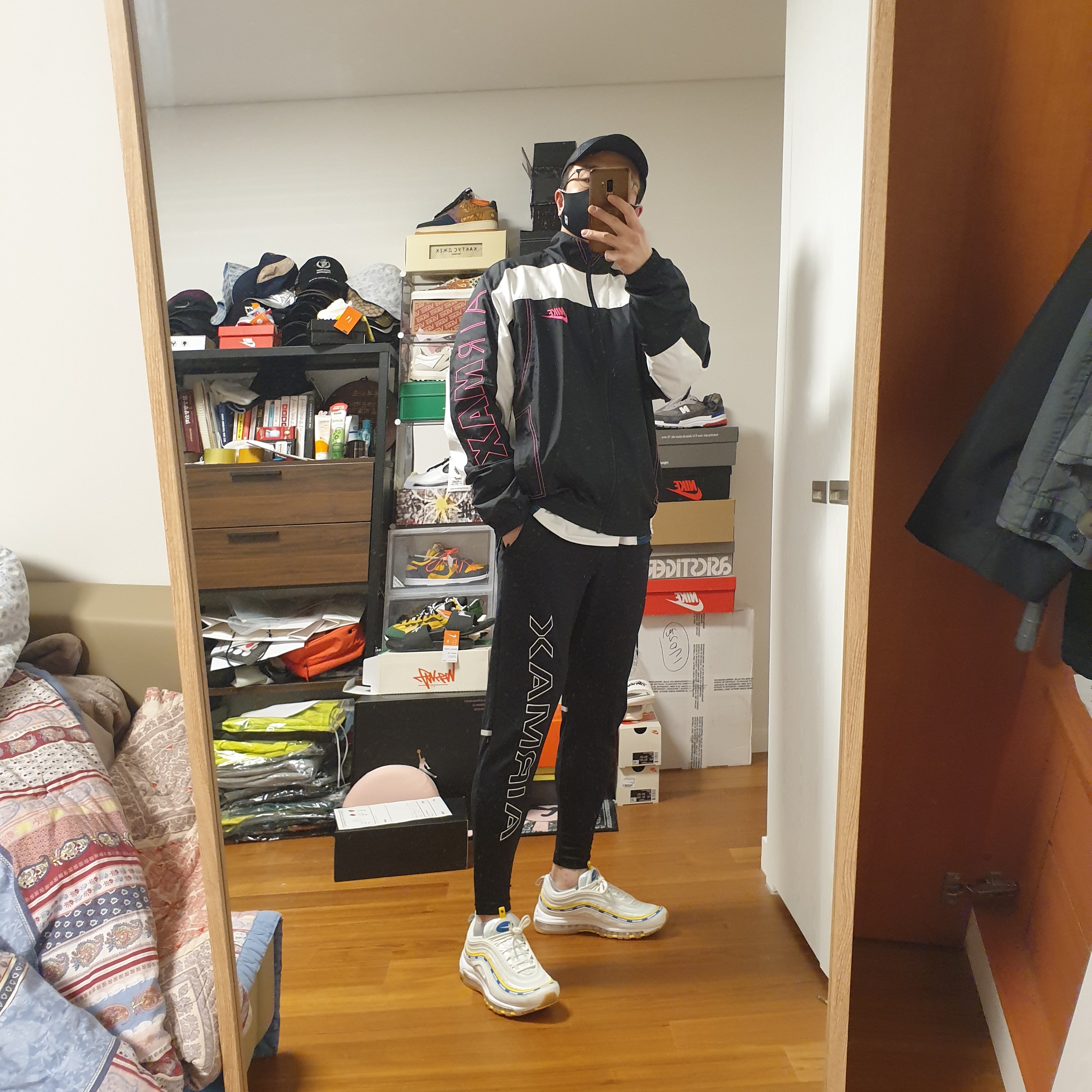 Nike x Undefeated Air Max 97 White, Nike x Drake Nocta Essential Cap Black 착용 스타일 - 1