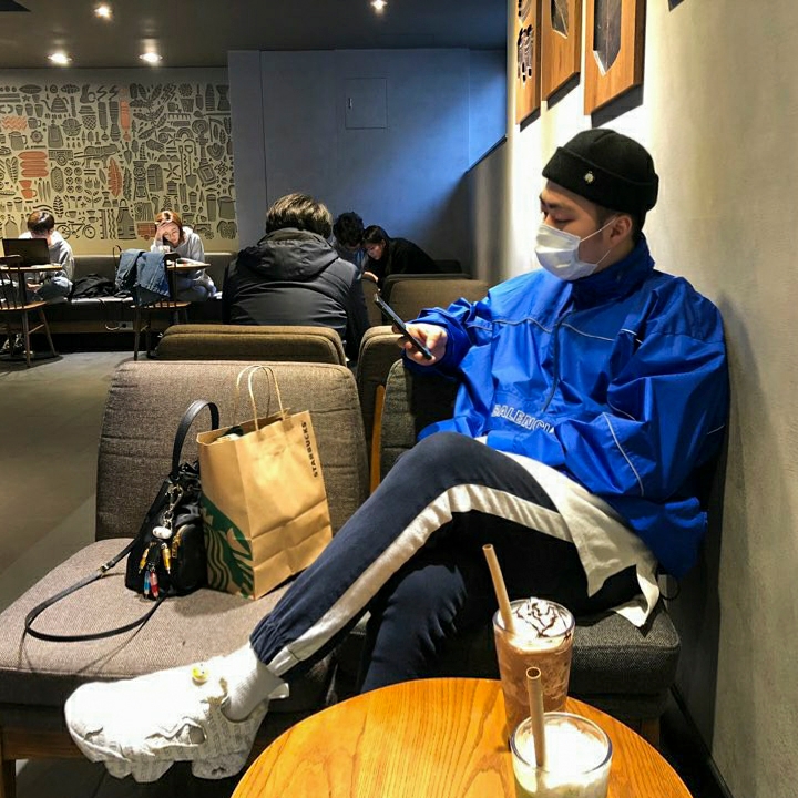 Reebok x Vetements Instapump Fury Emoji 착용 스타일