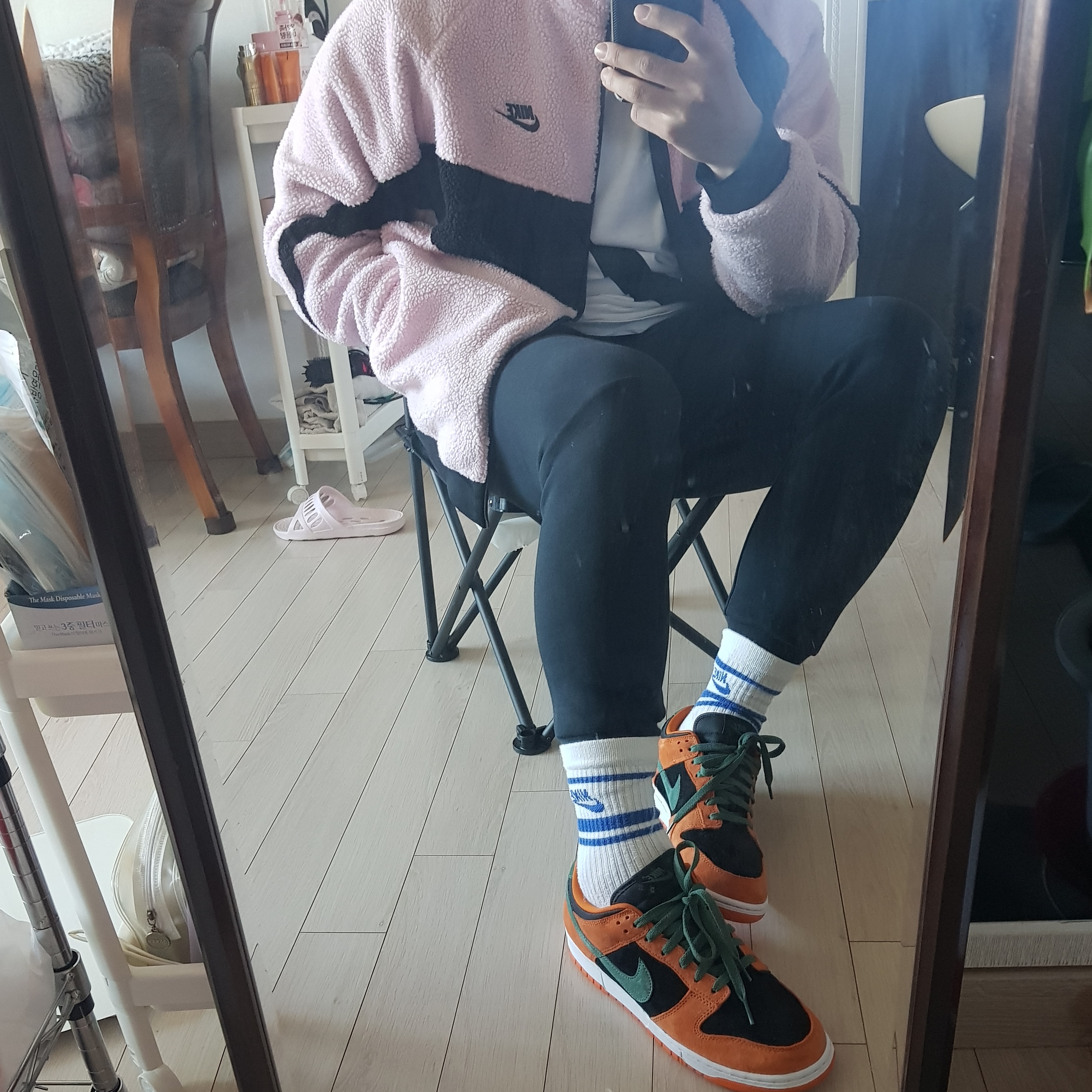 Nike Dunk Low SP Ceramic, Nike Big Swoosh Full Zip Jacket Black Volt 착용 스타일