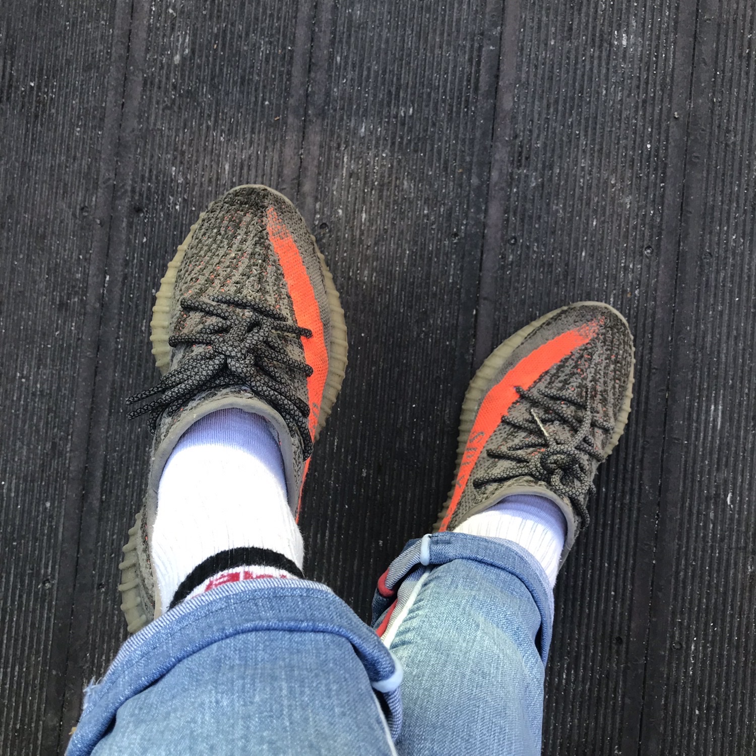 Adidas Yeezy Boost 350 V2 Beluga 착용 스타일