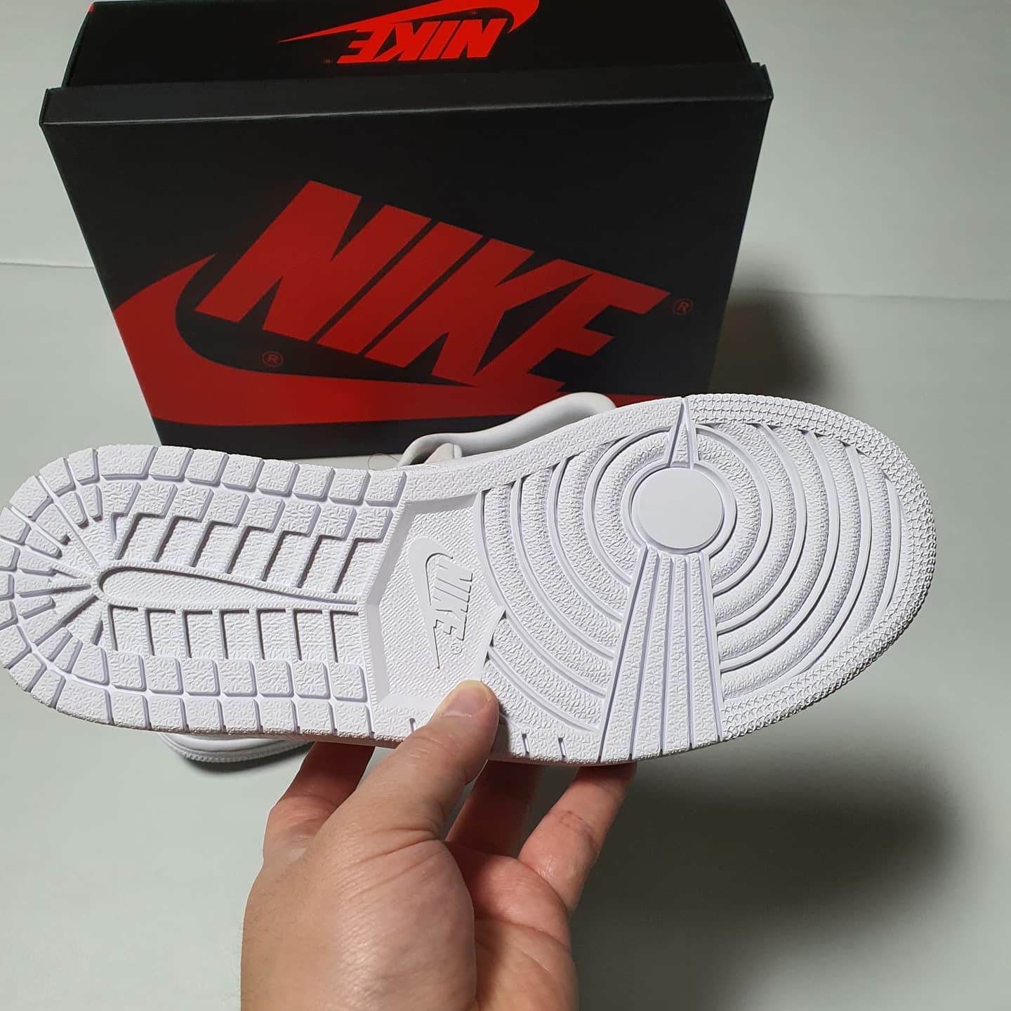 Jordan 1 Centre Court White On White 착용 스타일 - 5