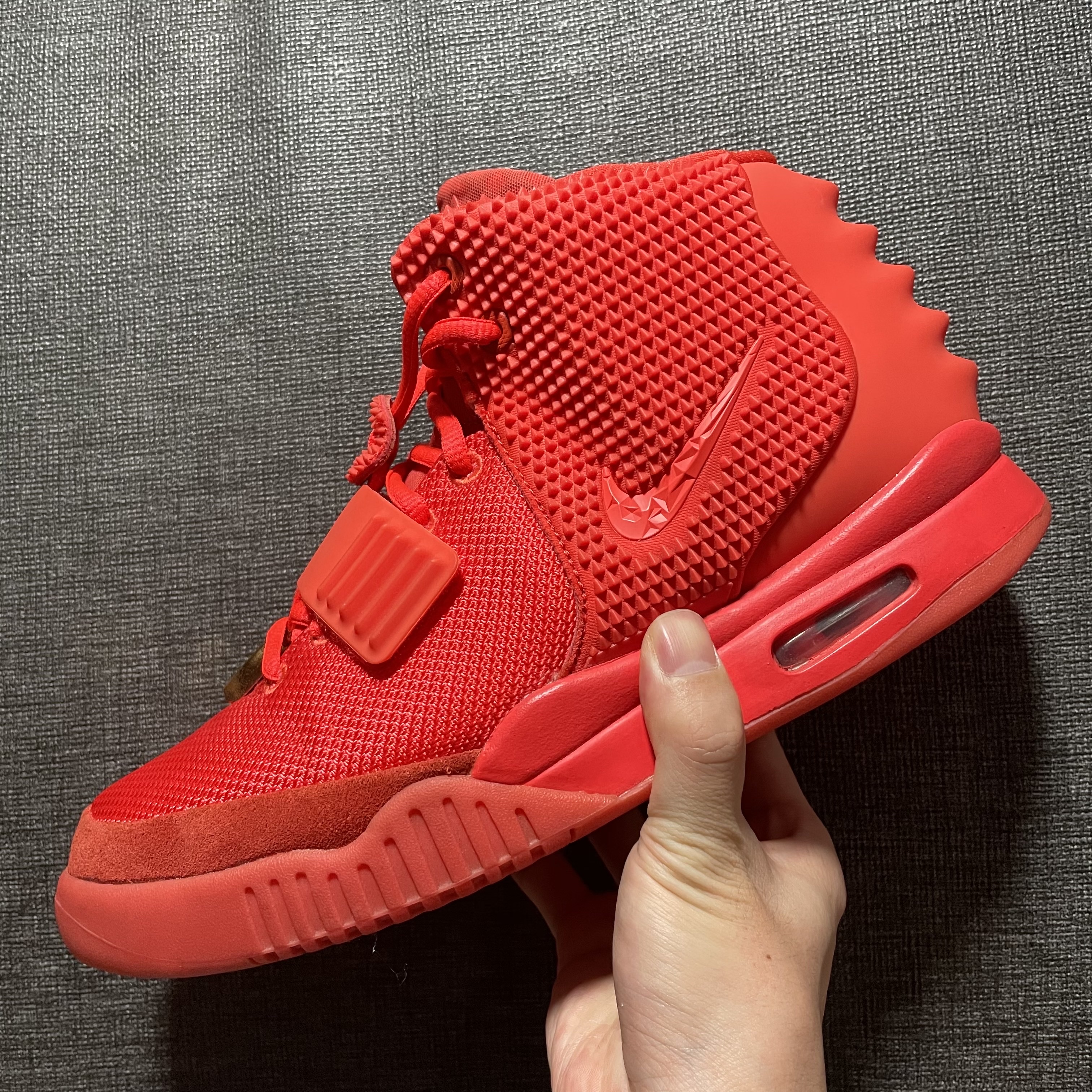 Nike Air Yeezy 2 Red October 착용 스타일