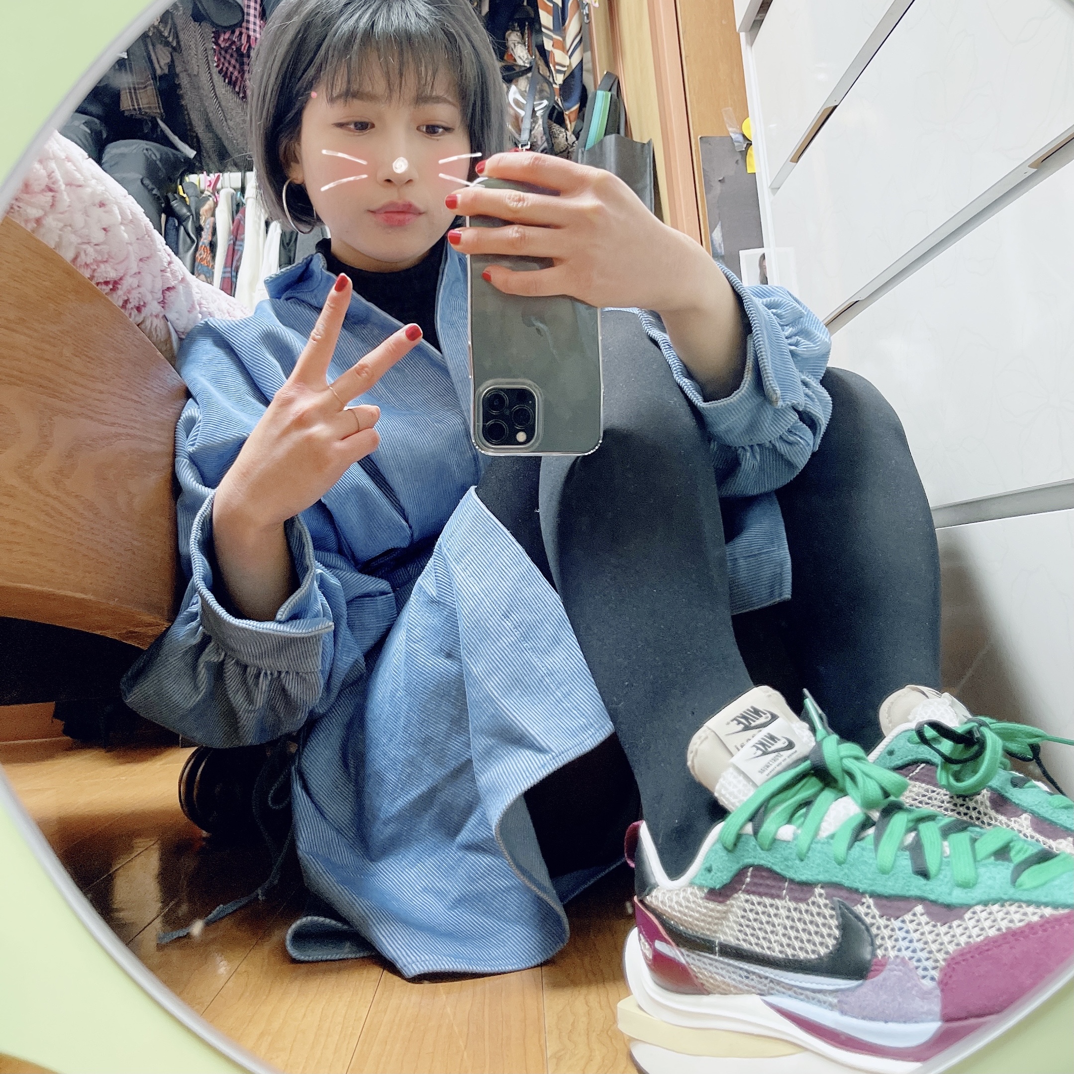 Nike x Sacai VaporWaffle String & Black Villain Red 착용 스타일