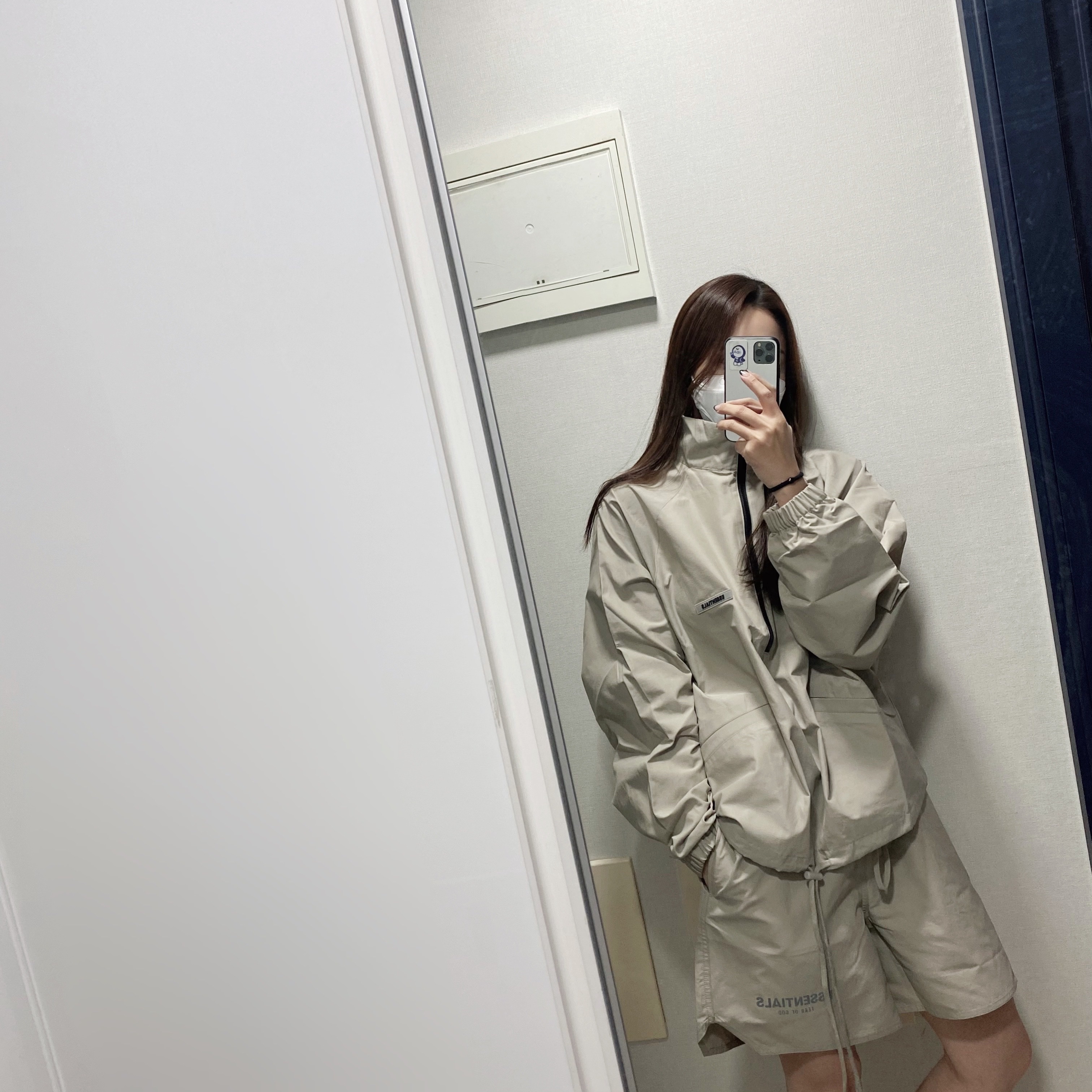 Essentials Track Jacket Moss - 20FW, Essentials Volley Shorts Moss - 20SS 착용 스타일 - 3