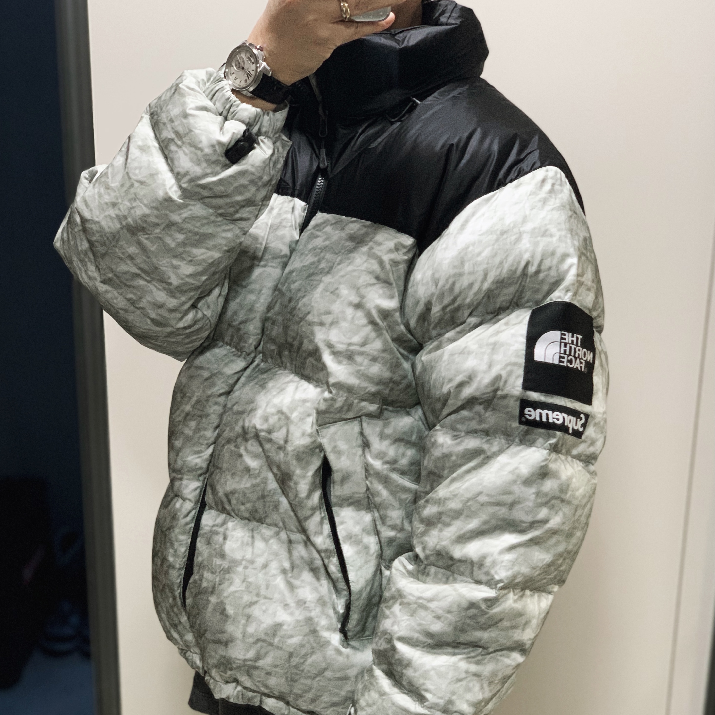 Supreme x The North Face Paper Print Nuptse Jacket - 19FW, Vans Vault OG Style 36 LX Red 착용 스타일 - 2