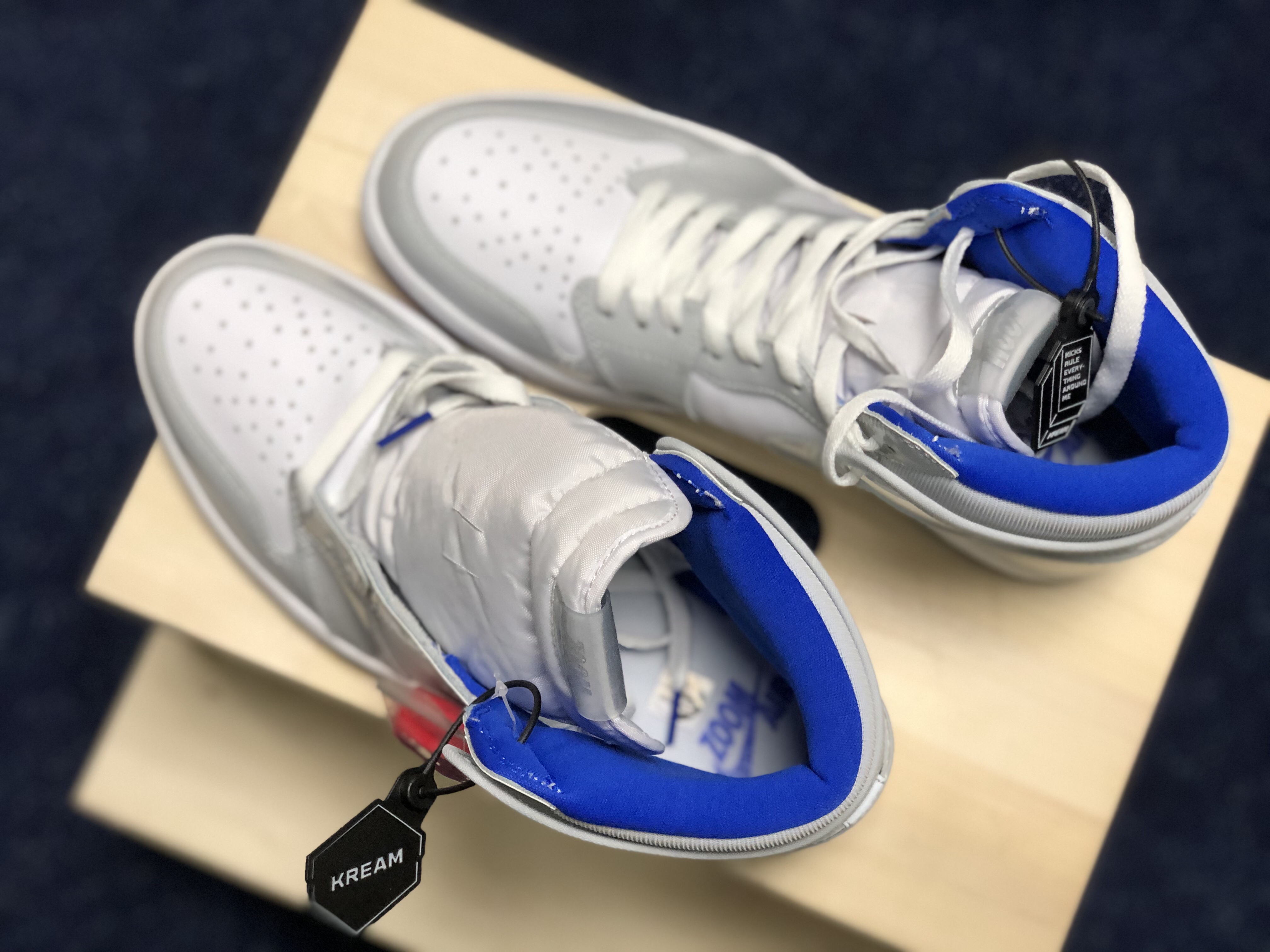 Jordan 1 Retro High Zoom White Racer Blue 착용 스타일 - 4