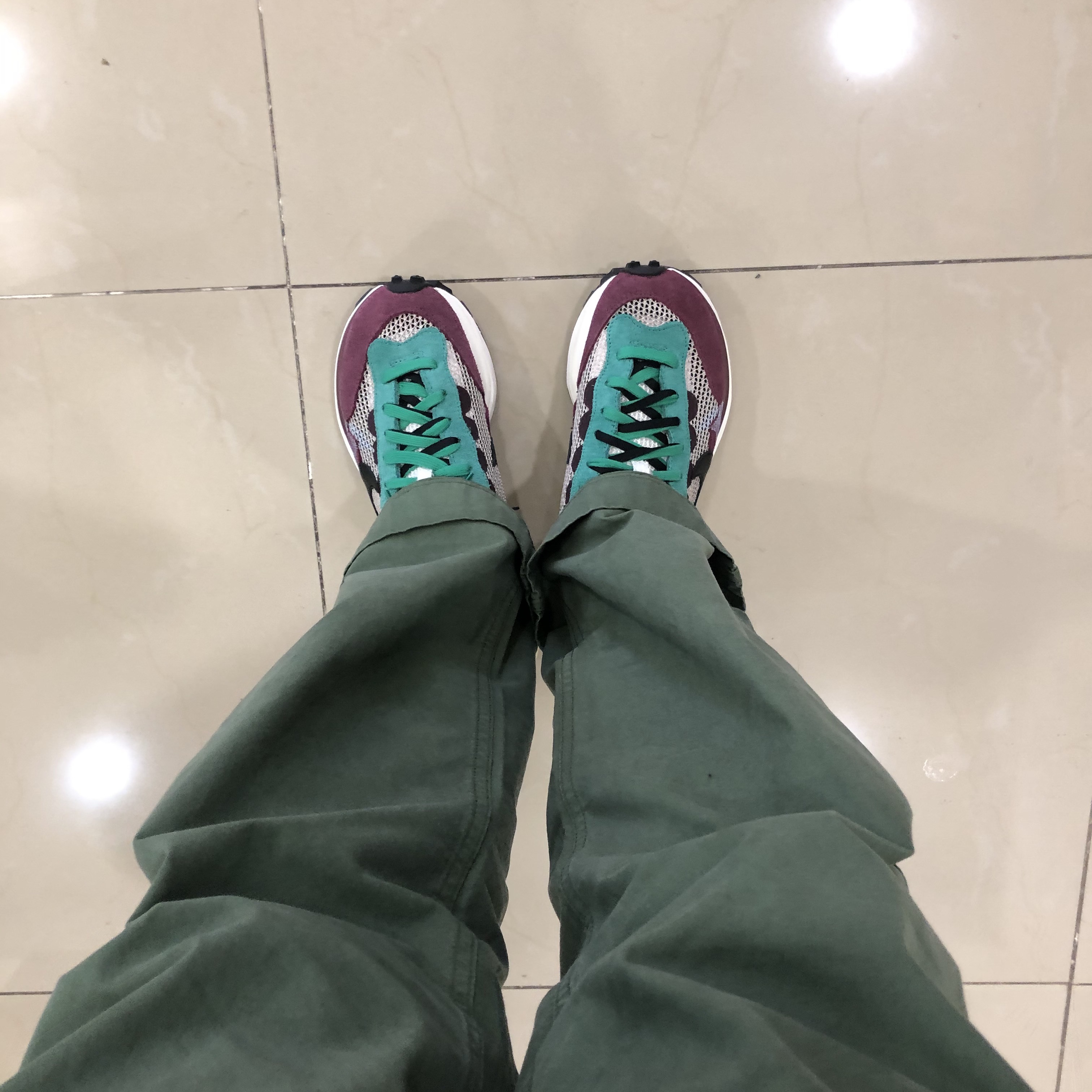 Nike x Sacai VaporWaffle String & Black Villain Red 착용 스타일