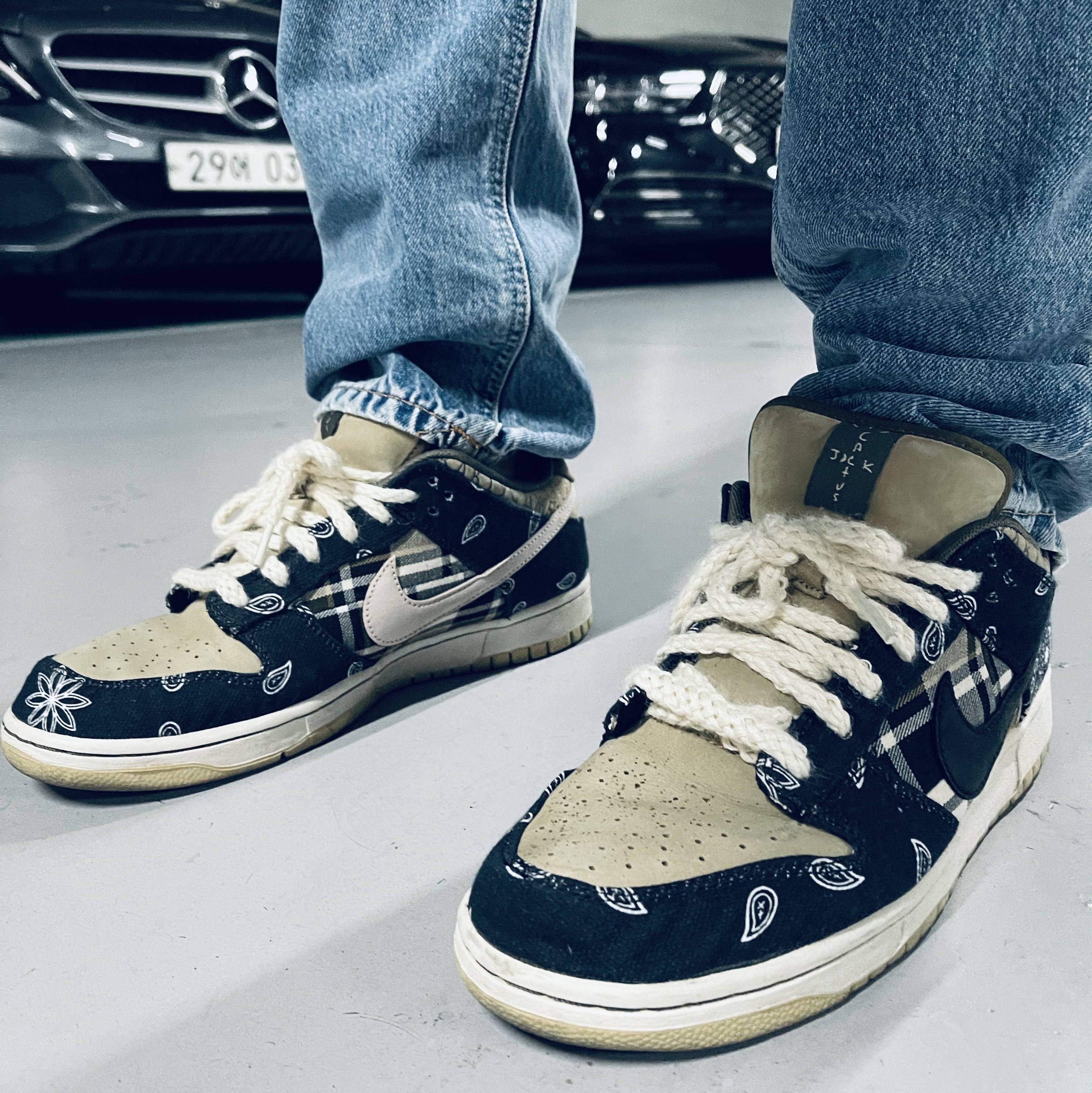 Nike x Travis Scott SB Dunk Low, Essentials 3D Silicon Applique Crewneck Heather Oatmeal/Dark Heather Oatmeal - 20FW 착용 스타일 - 4