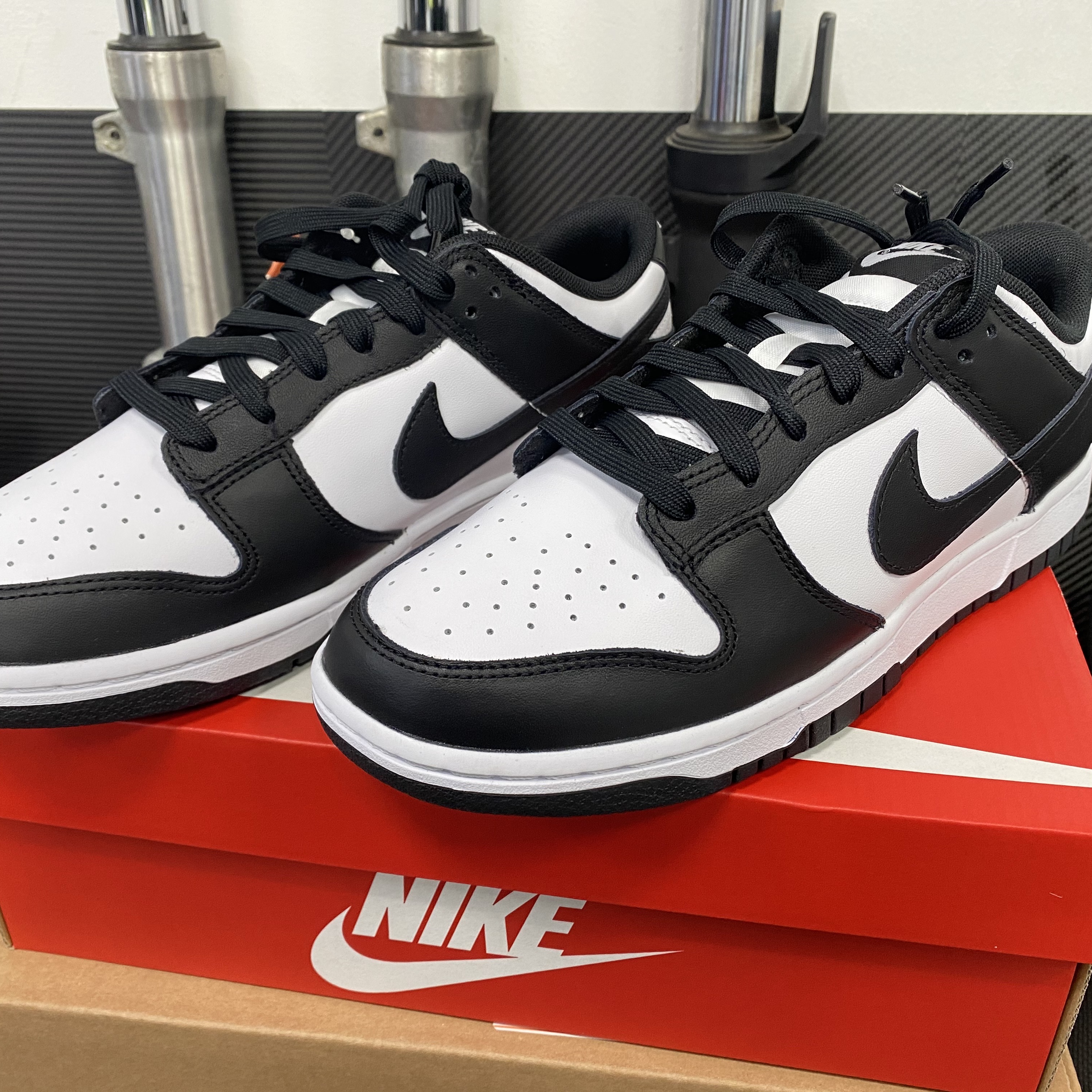 Nike Dunk Low Retro Black 착용 스타일 - 1