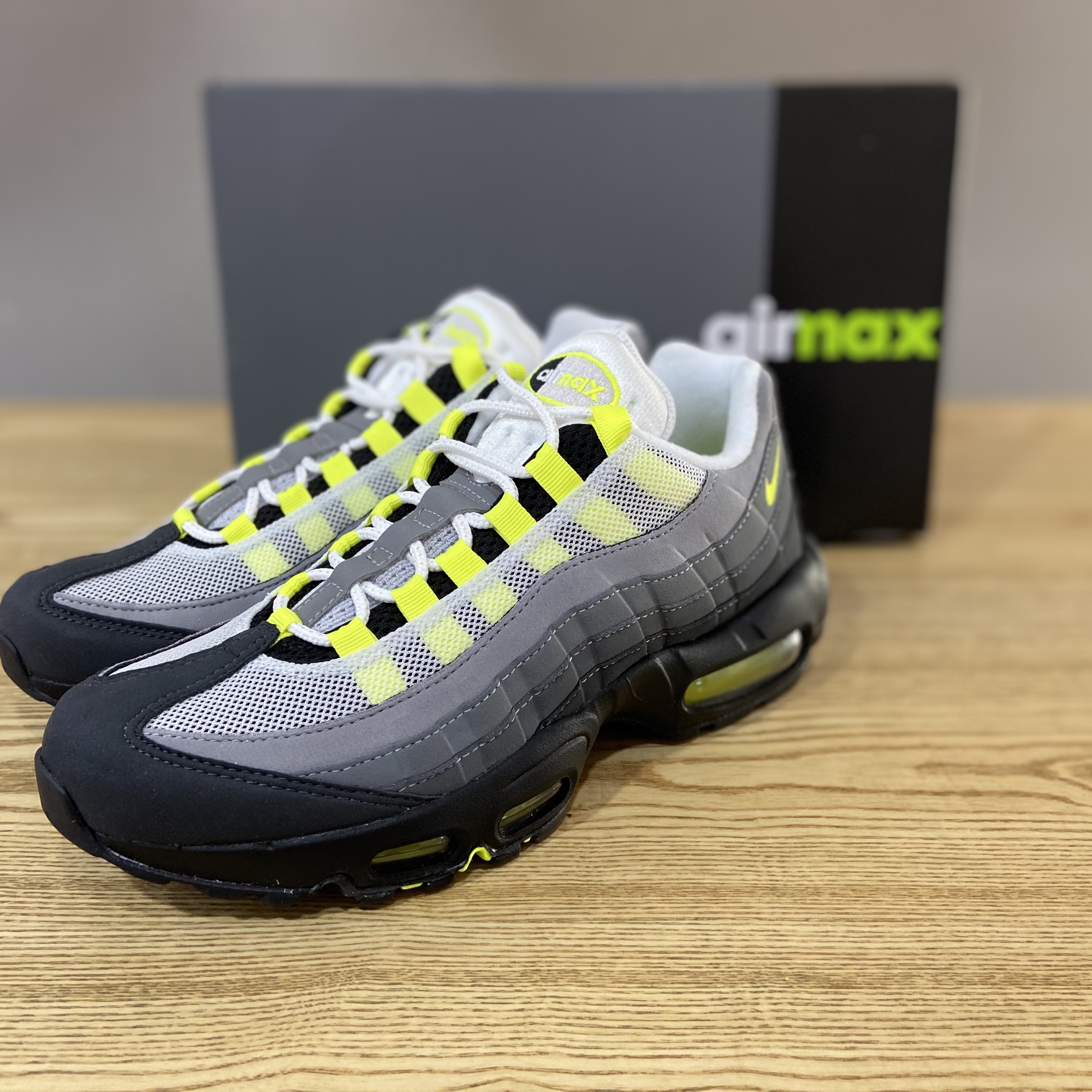 Nike Air Max 95 OG Neon Yellow 2020 착용 스타일