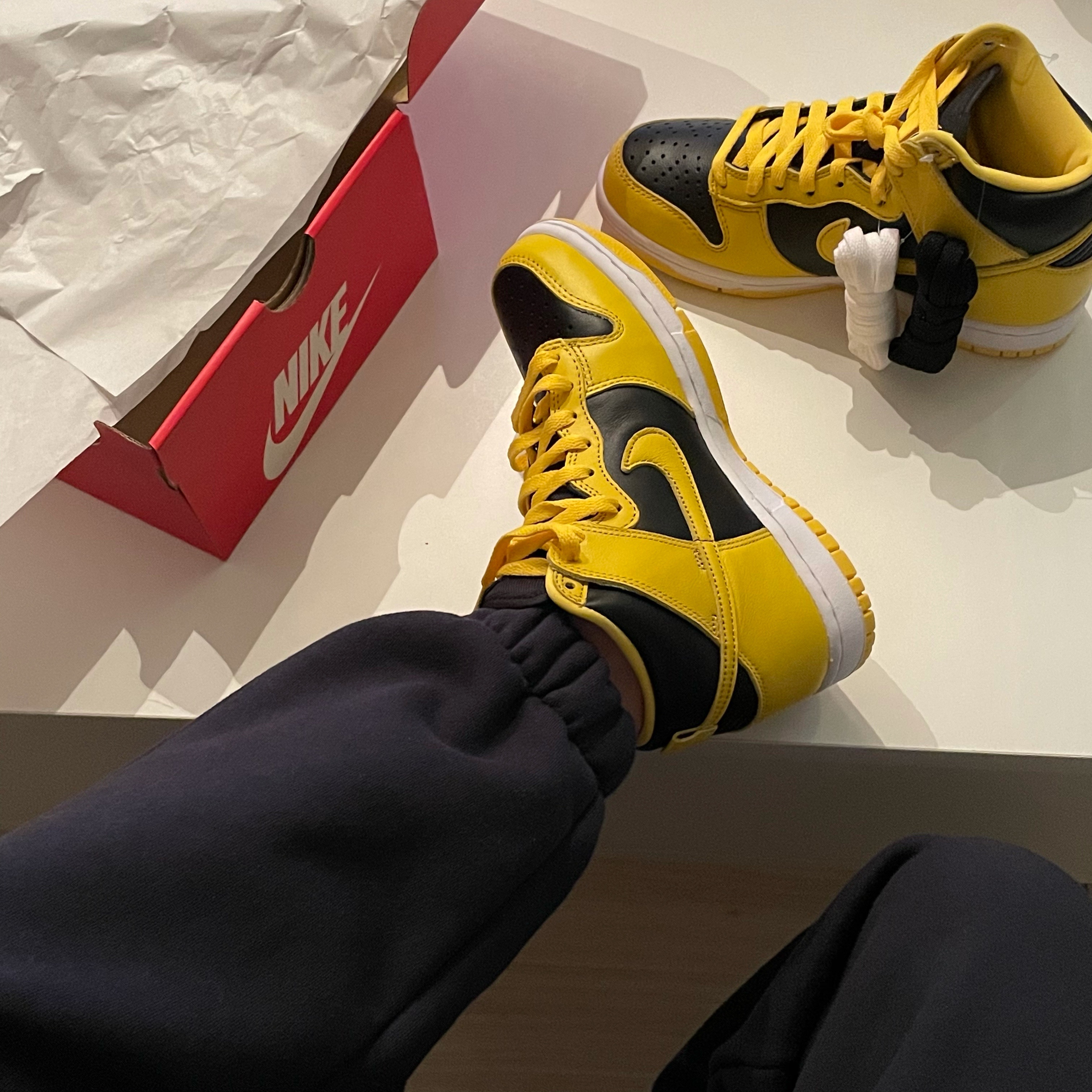 Nike Dunk High SP Varsity Maize 착용 스타일